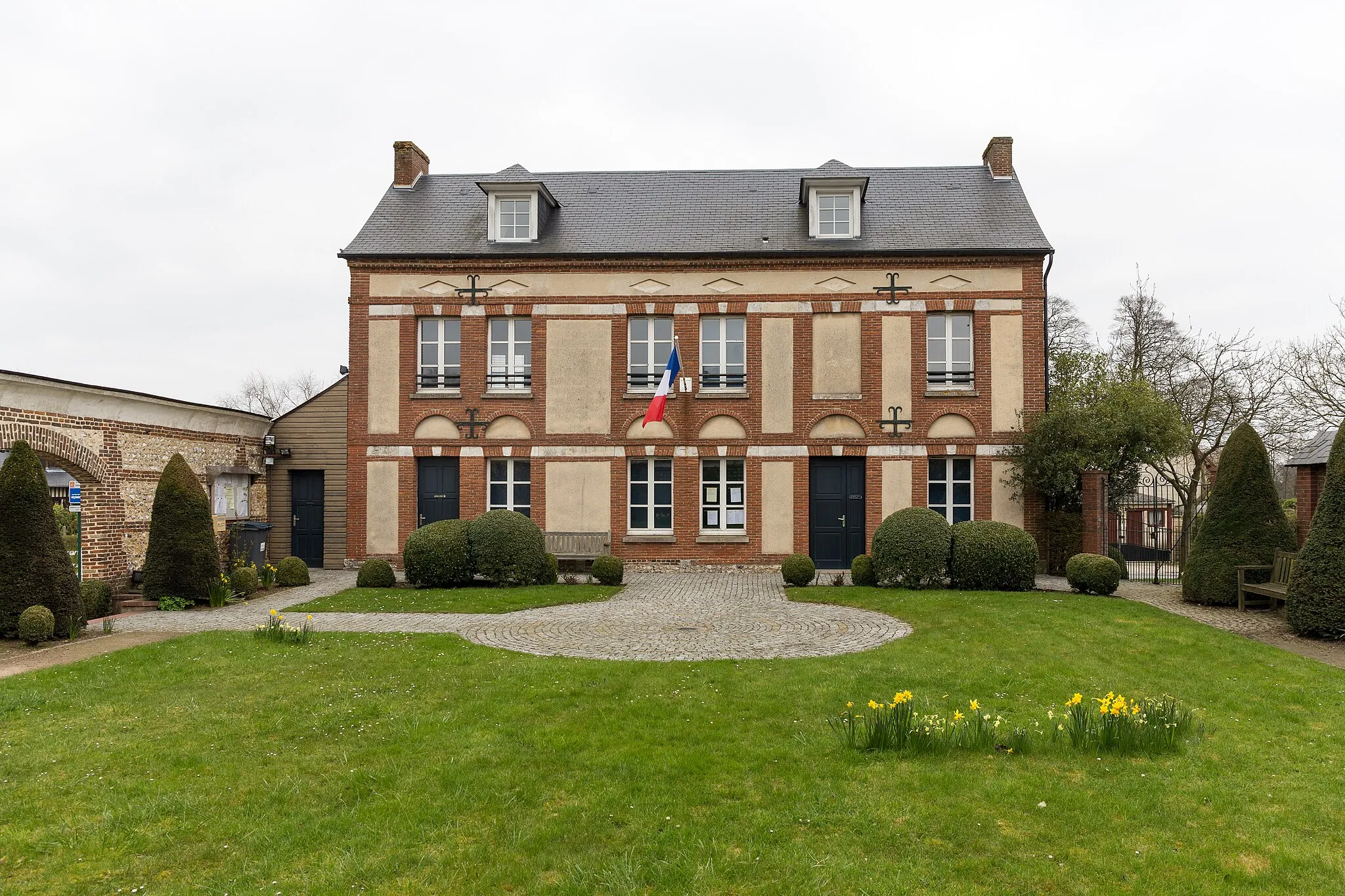 Photo showing: Mairie d'Auberville-la-Campagne, ancien presbytère.