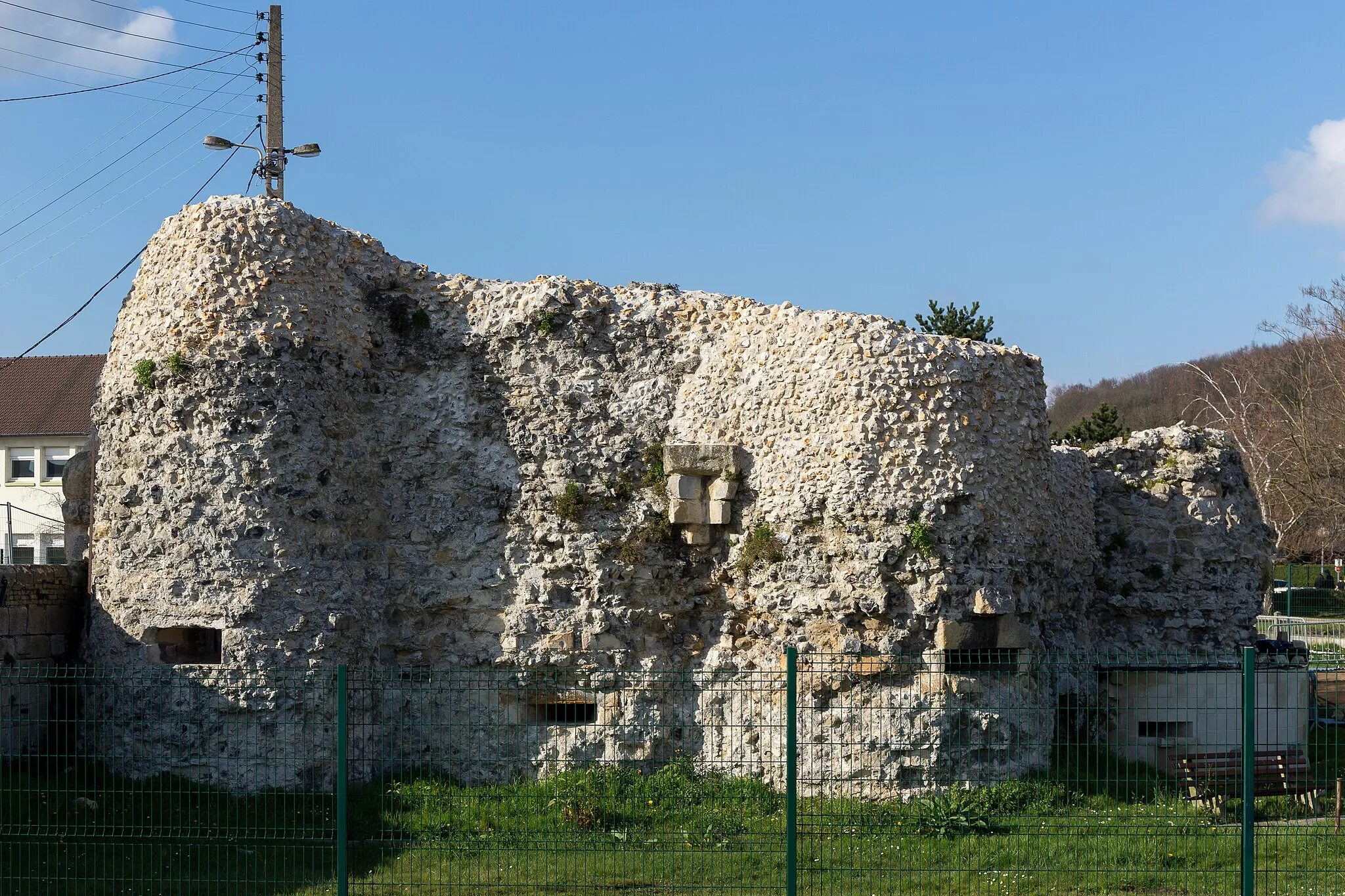 Photo showing: La porte de Rouen à Harfleur, vestige des anciennes fortifications de la ville.