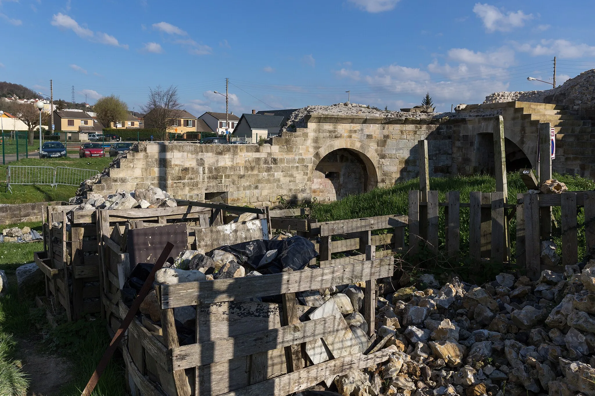 Photo showing: La porte de Rouen à Harfleur, vestige des anciennes fortifications de la ville.