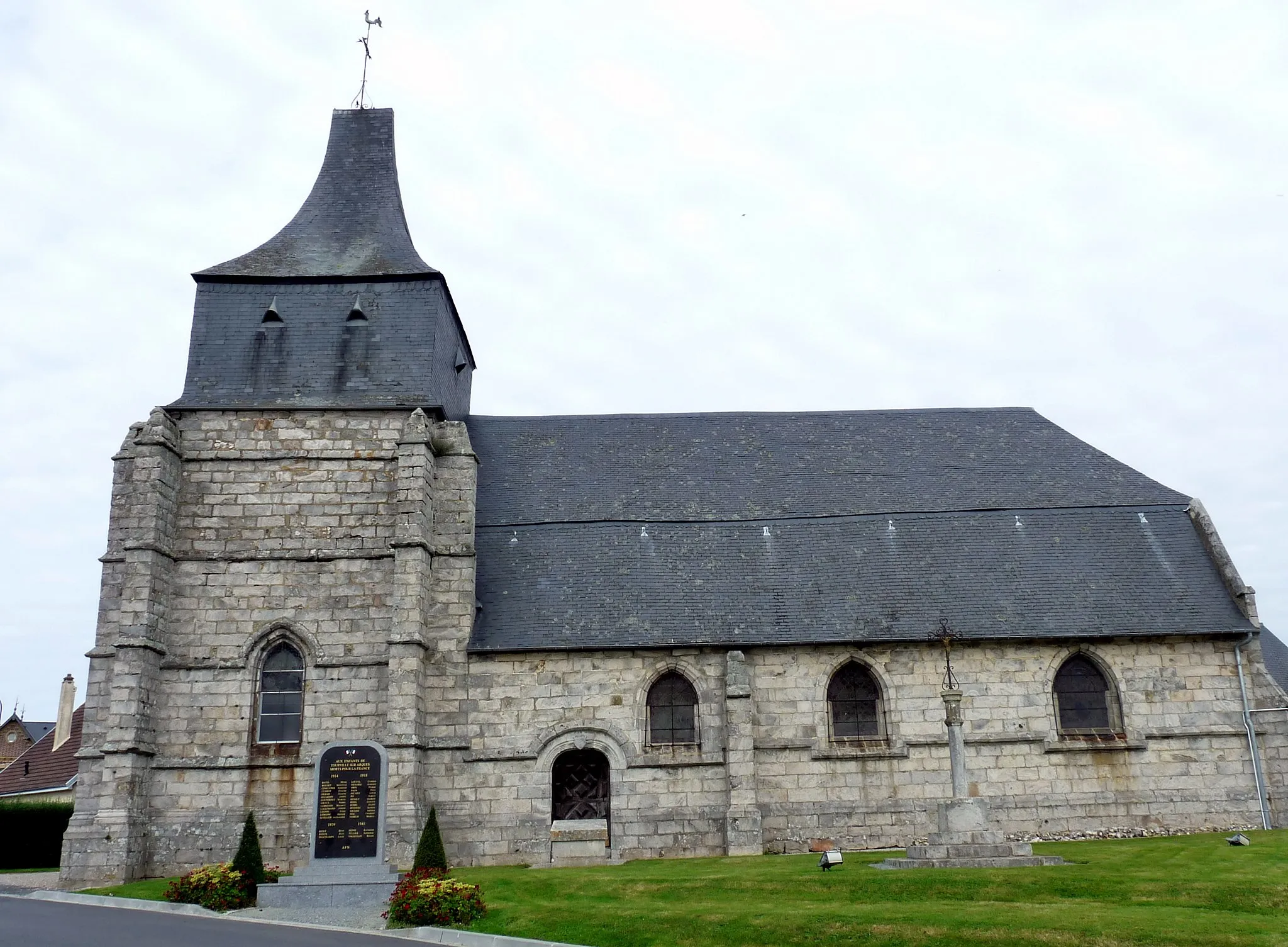 Photo showing: This building is indexed in the base Mérimée, a database of architectural heritage maintained by the French Ministry of Culture, under the reference PA00101065 .