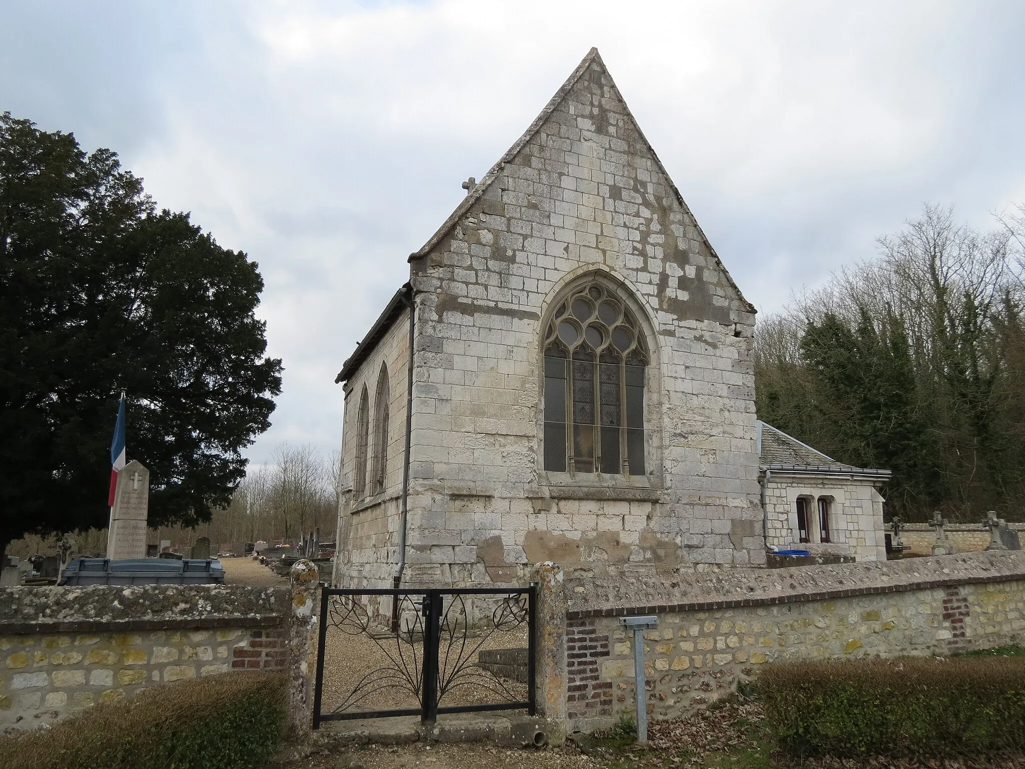 Photo showing: Chapelle du cimetière, chœur de l'ancienne église Saint-Jean.