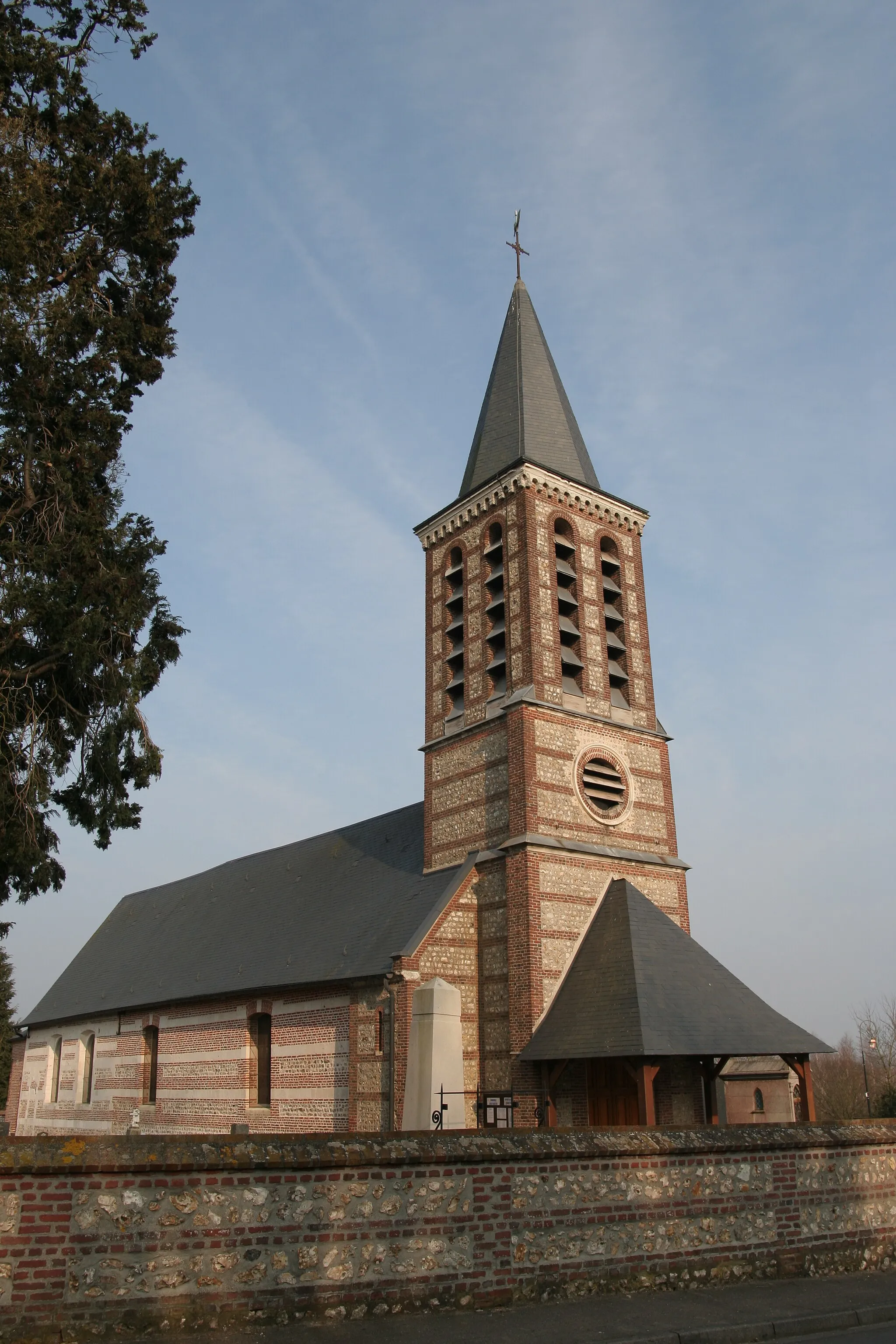 Photo showing: Église Saint-Aubin de Sandouville.