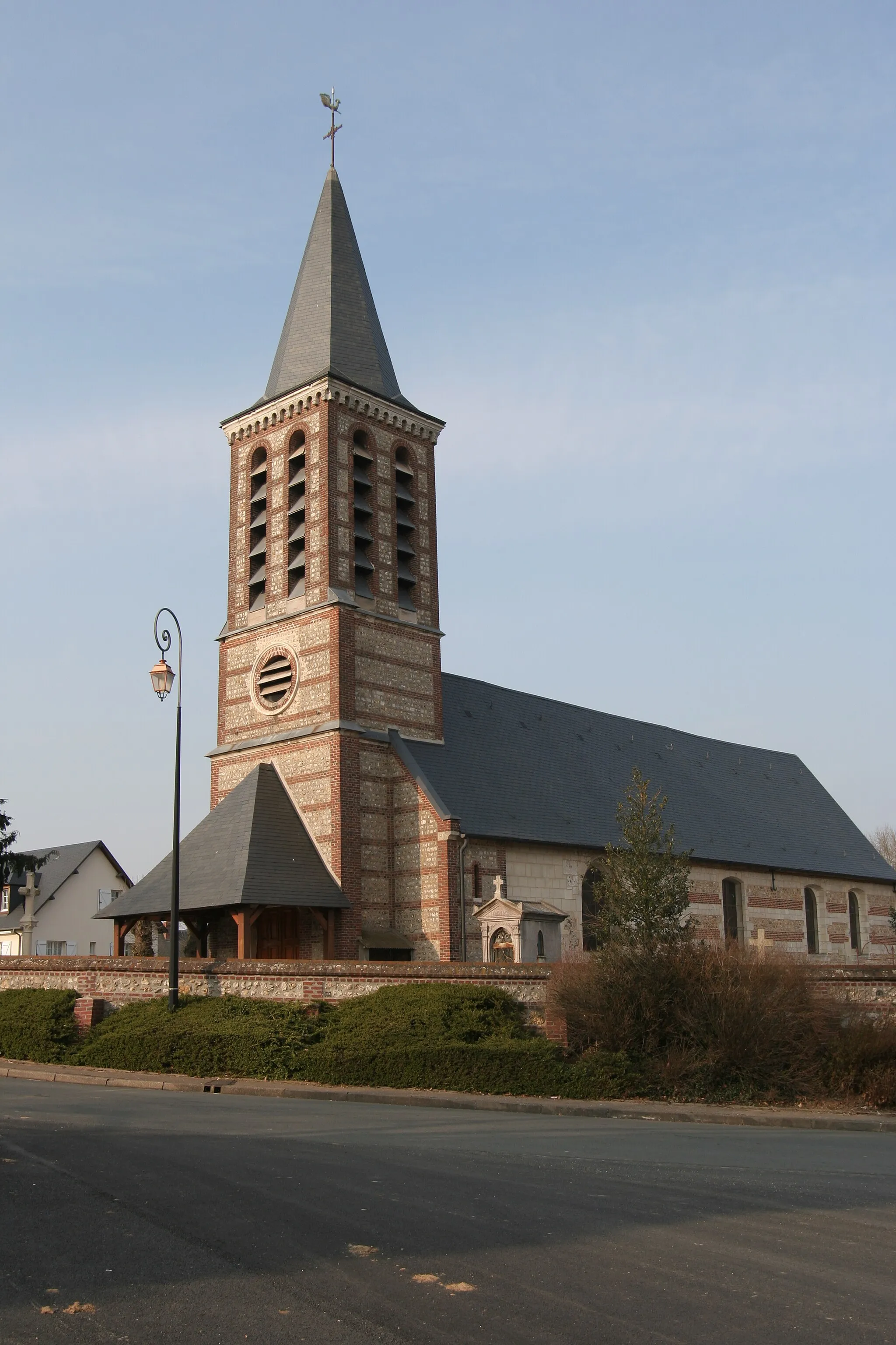 Photo showing: Église Saint-Aubin de Sandouville.