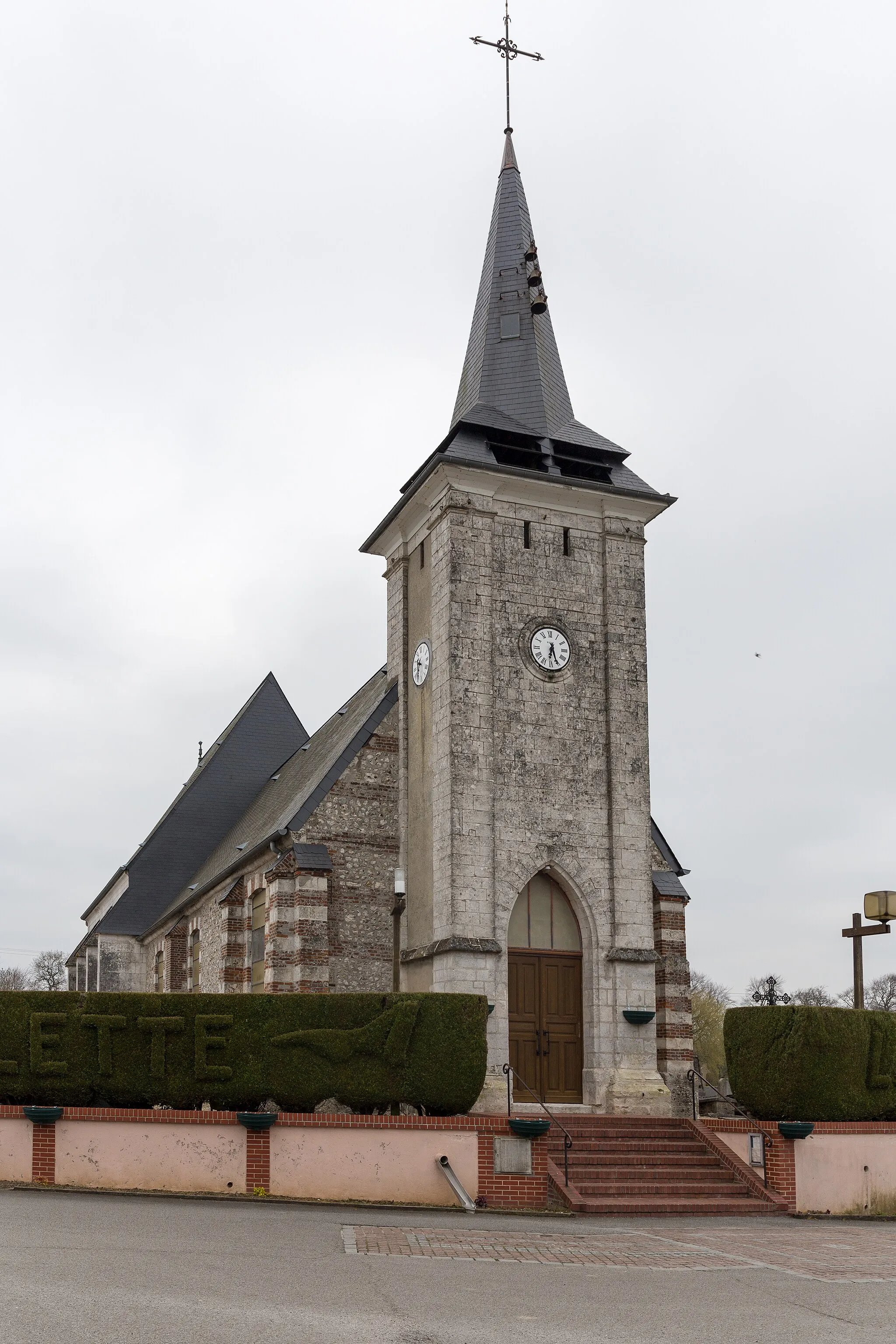 Photo showing: Église Saint-Aubin de Beuzevillette.