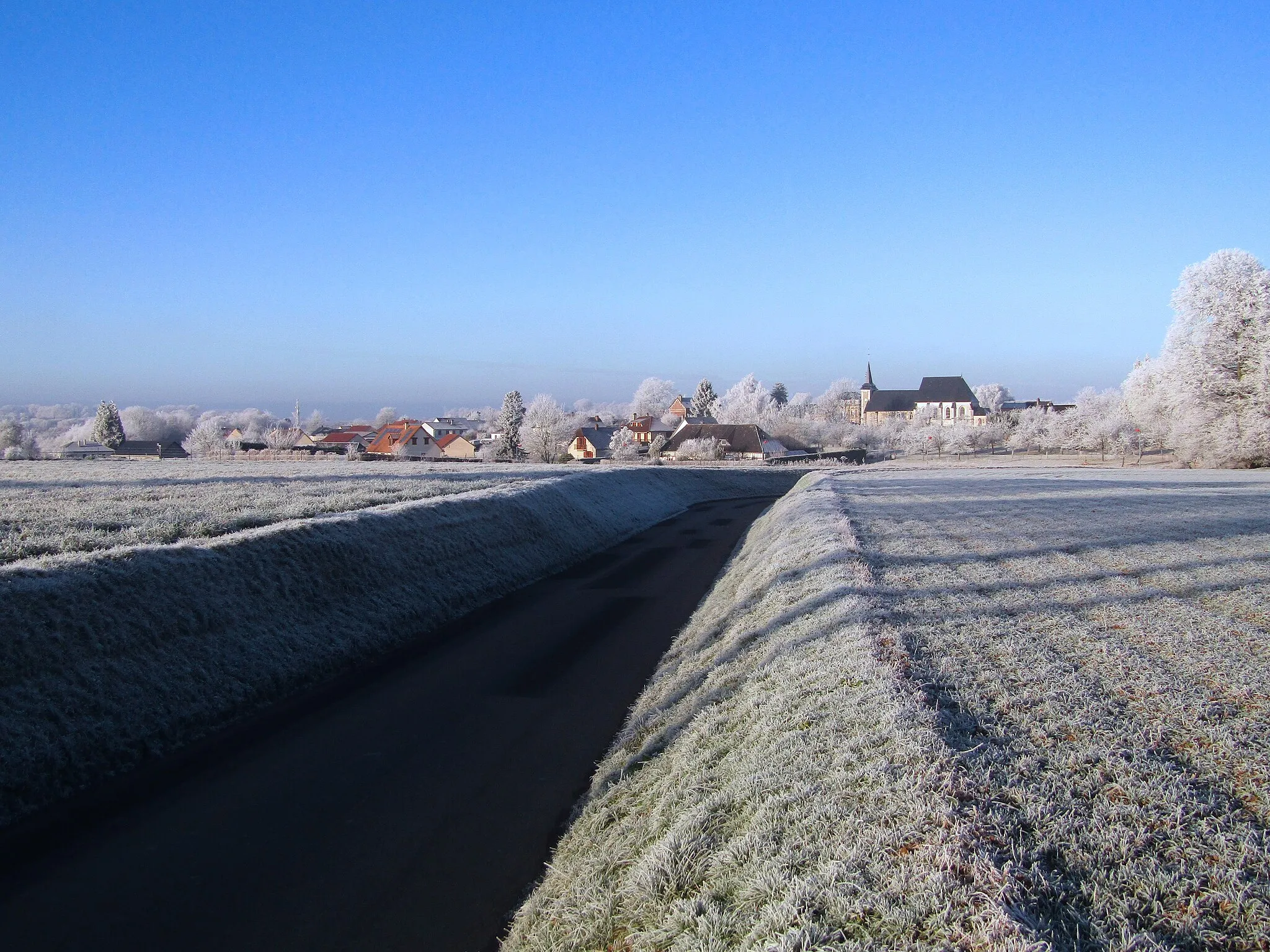 Photo showing: Beuzevillette un jour de givre