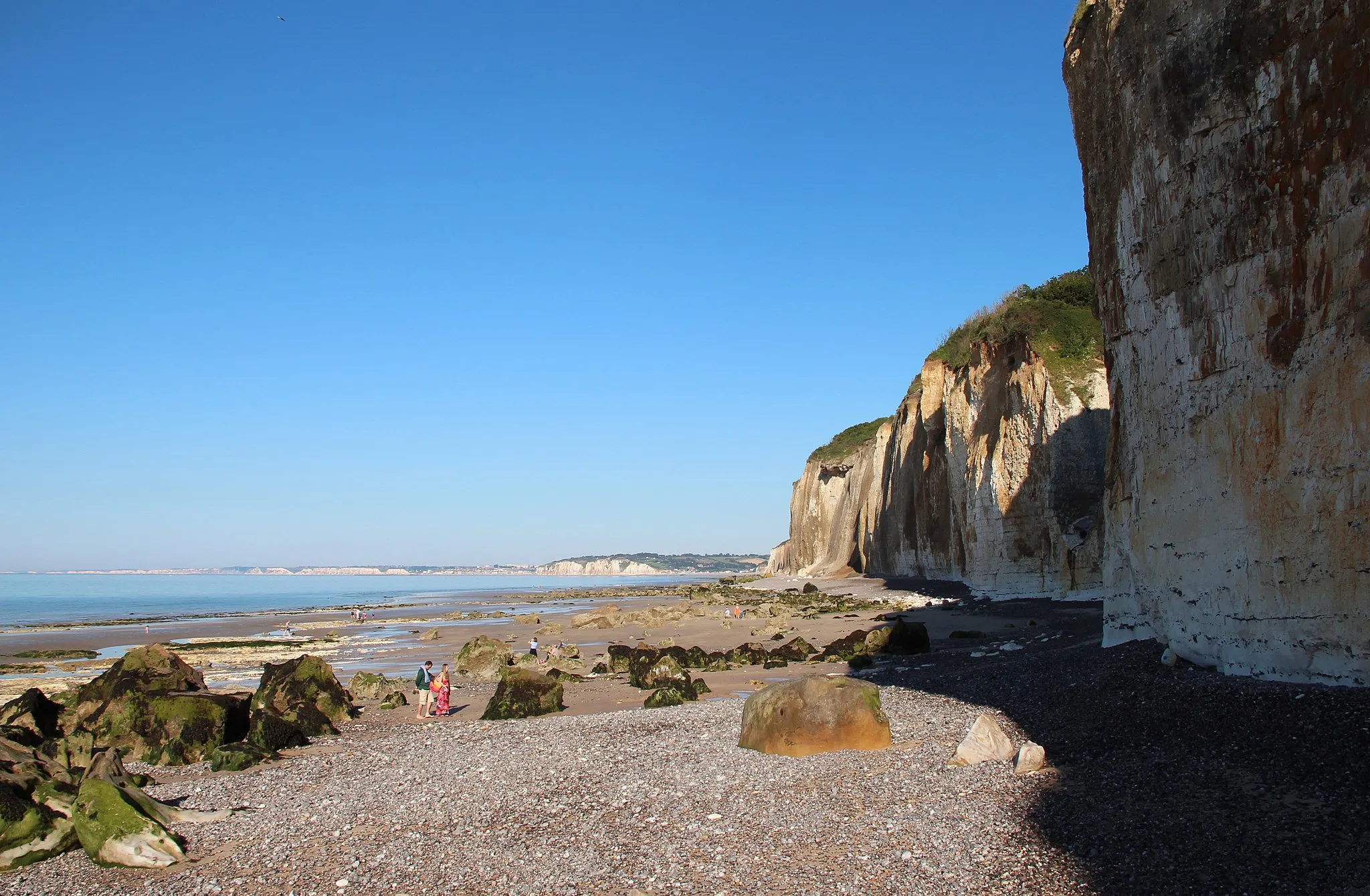 Photo showing: Varengeville-sur-Mer (Seine-Maritime - France), the beach and cliffs of Vasterival.