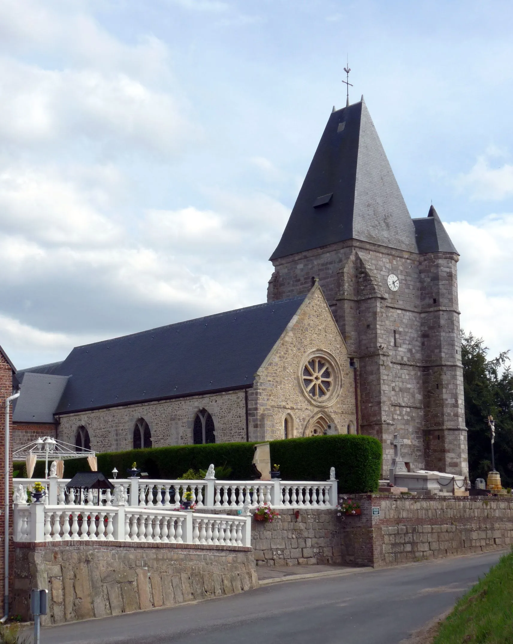 Photo showing: This building is indexed in the base Mérimée, a database of architectural heritage maintained by the French Ministry of Culture, under the reference PA00100631 .