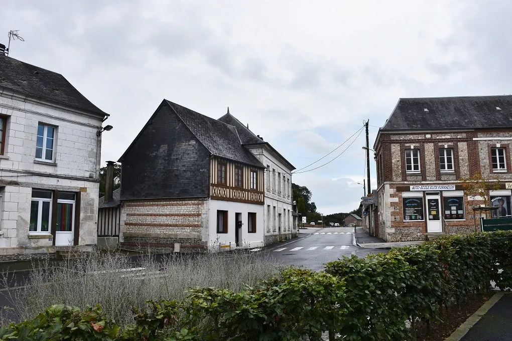 Photo showing: le Village