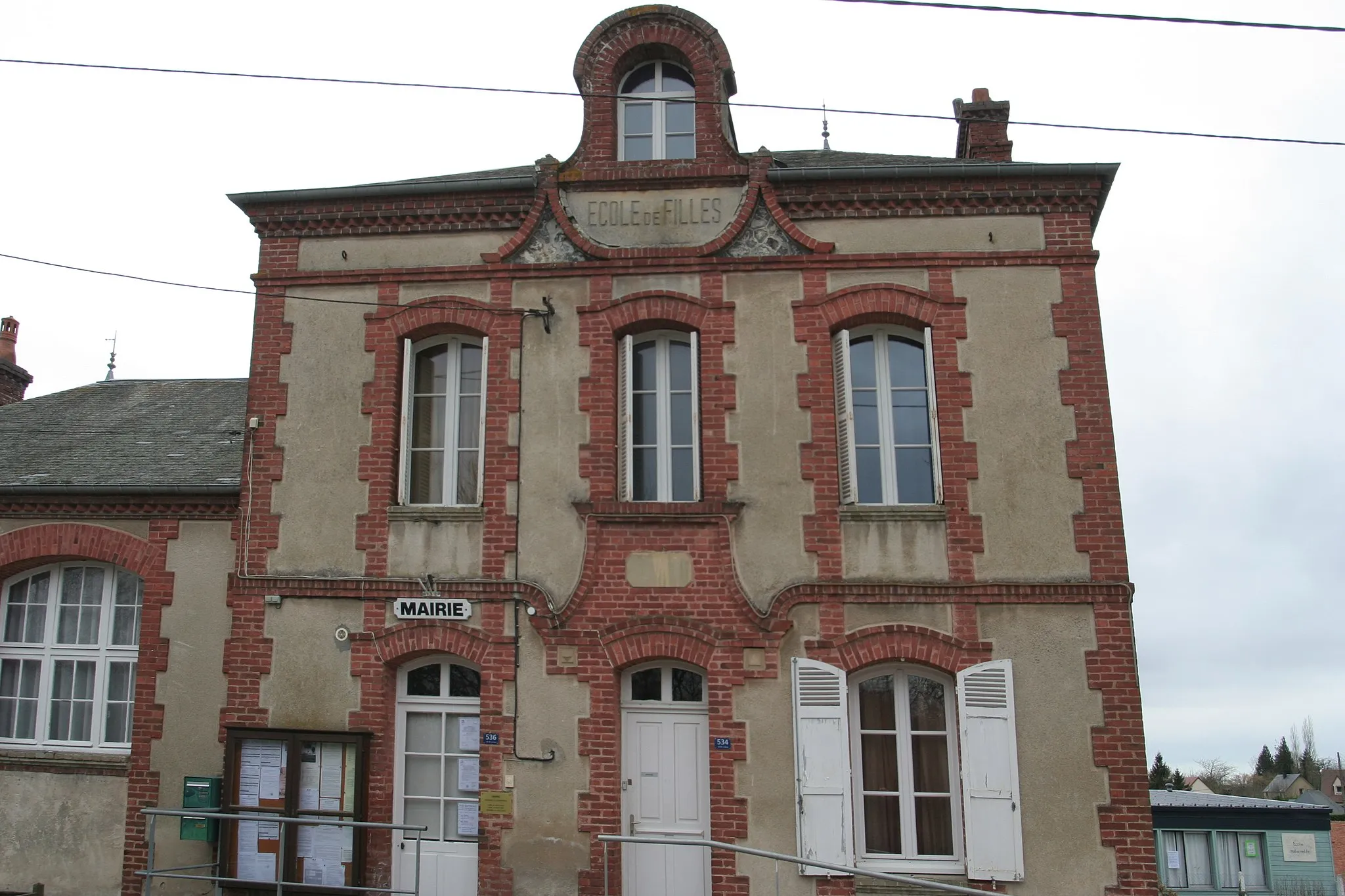 Photo showing: Mairie de Genneville.