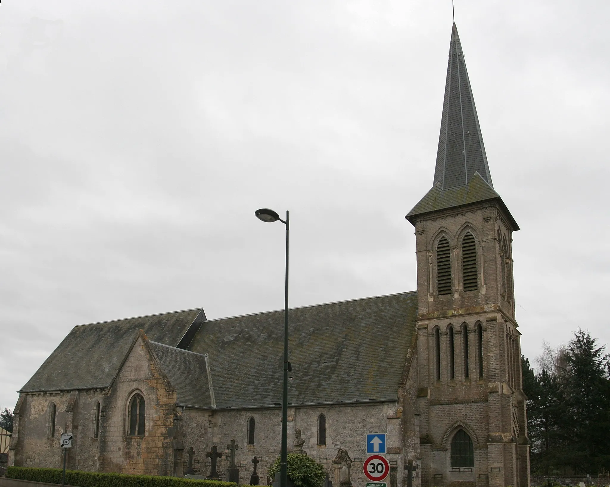 Photo showing: Église Saint-Remy d'Annebault.