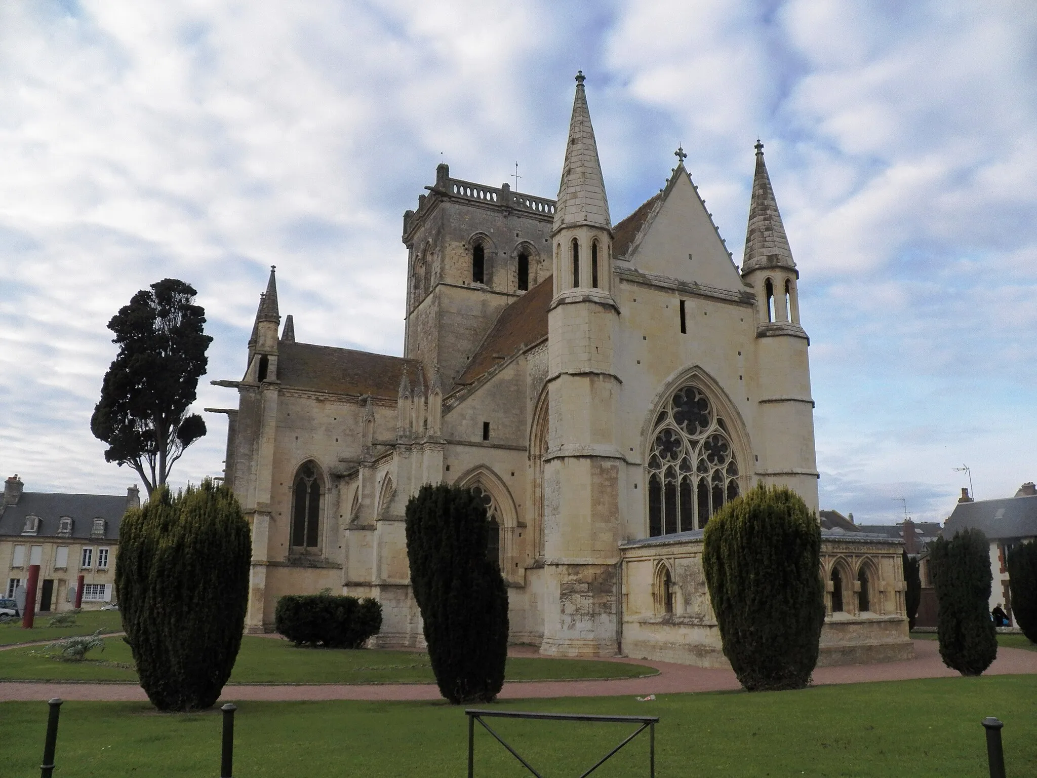 Photo showing: l'église Notre - Dame de Dives-sur-Mer , classée monument historique.