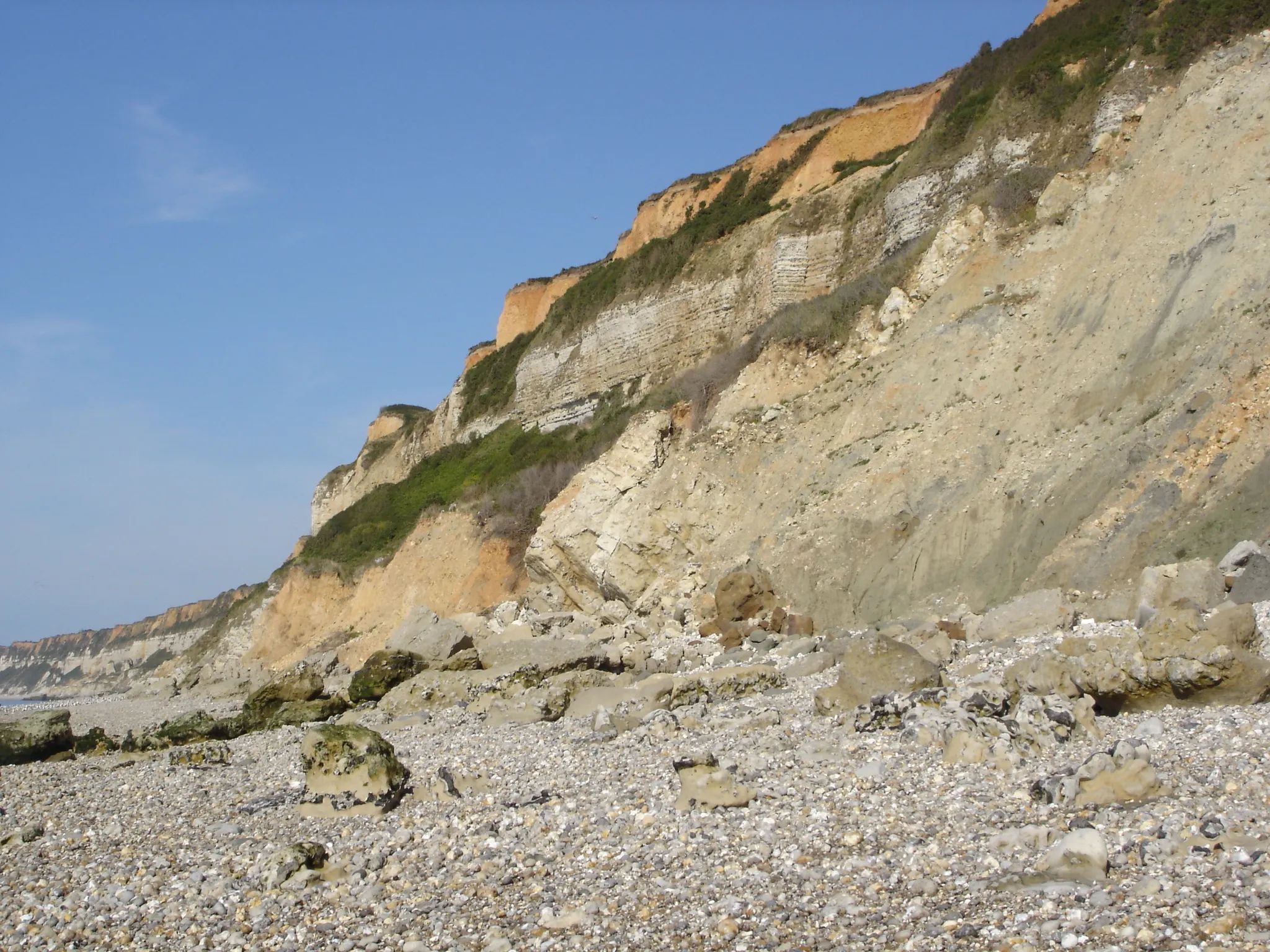 Photo showing: La falaise et la plage à Cauville-sur-Mer (Seine-Maritime) -- Photo amateur prise par moi-même