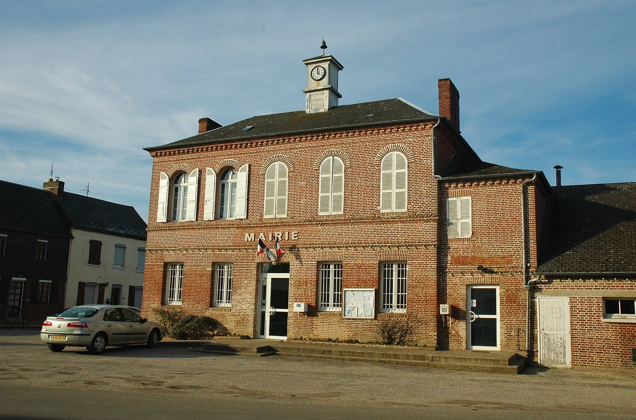 Photo showing: Grandcourt (Seine-Maritime, France).

La mairie.