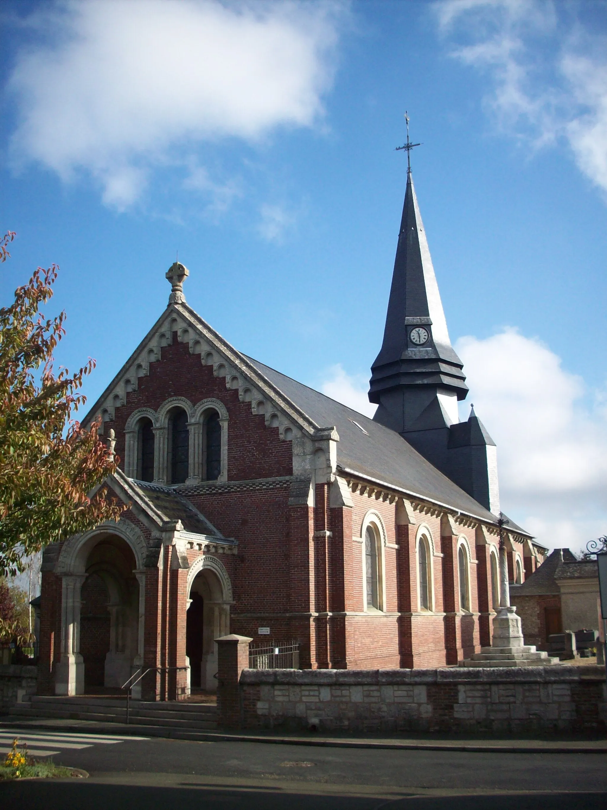 Photo showing: Eglise de Saint-Jean-du-Cardonnay.