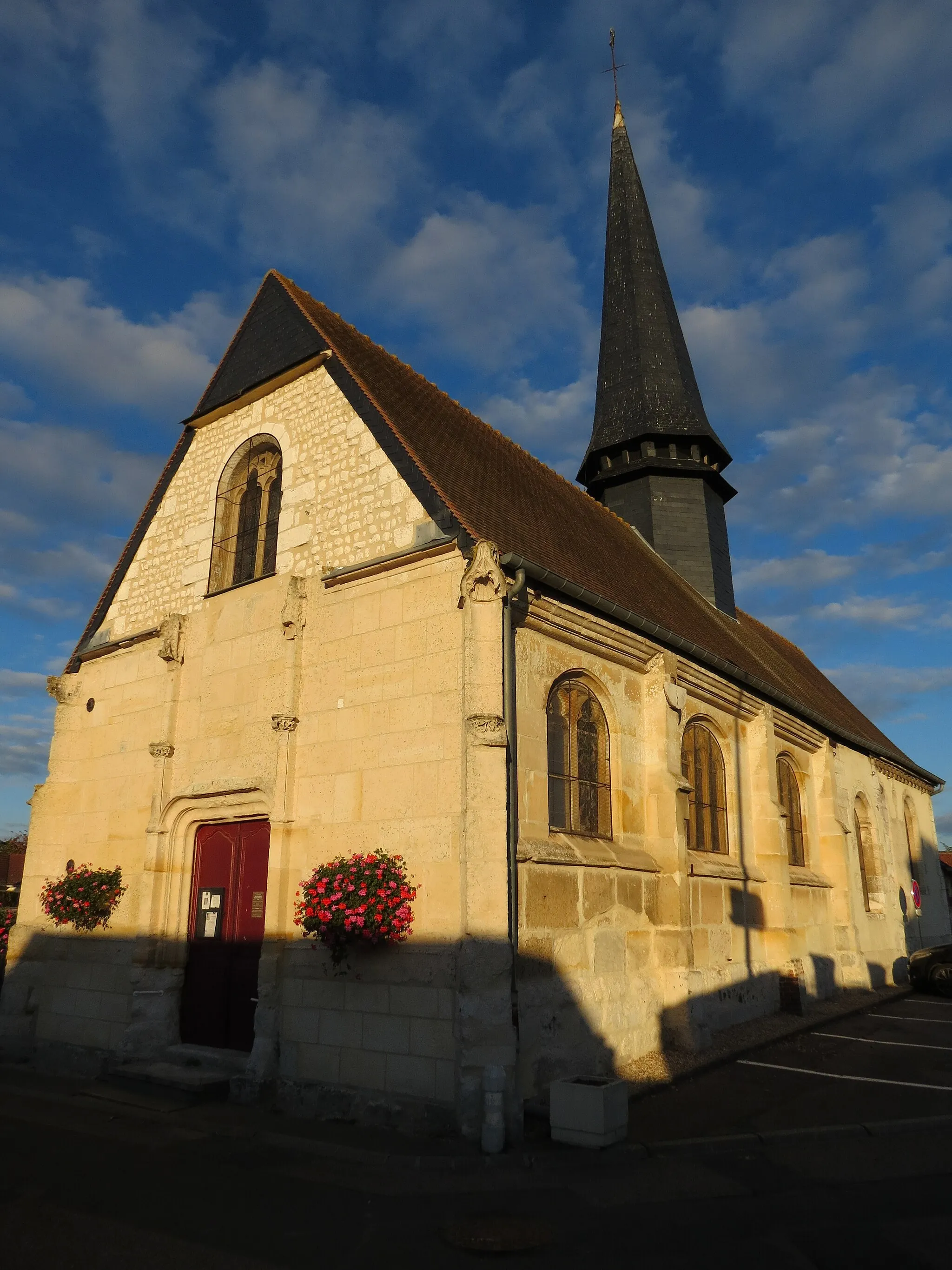 Photo showing: Église Saint-Saturnin.