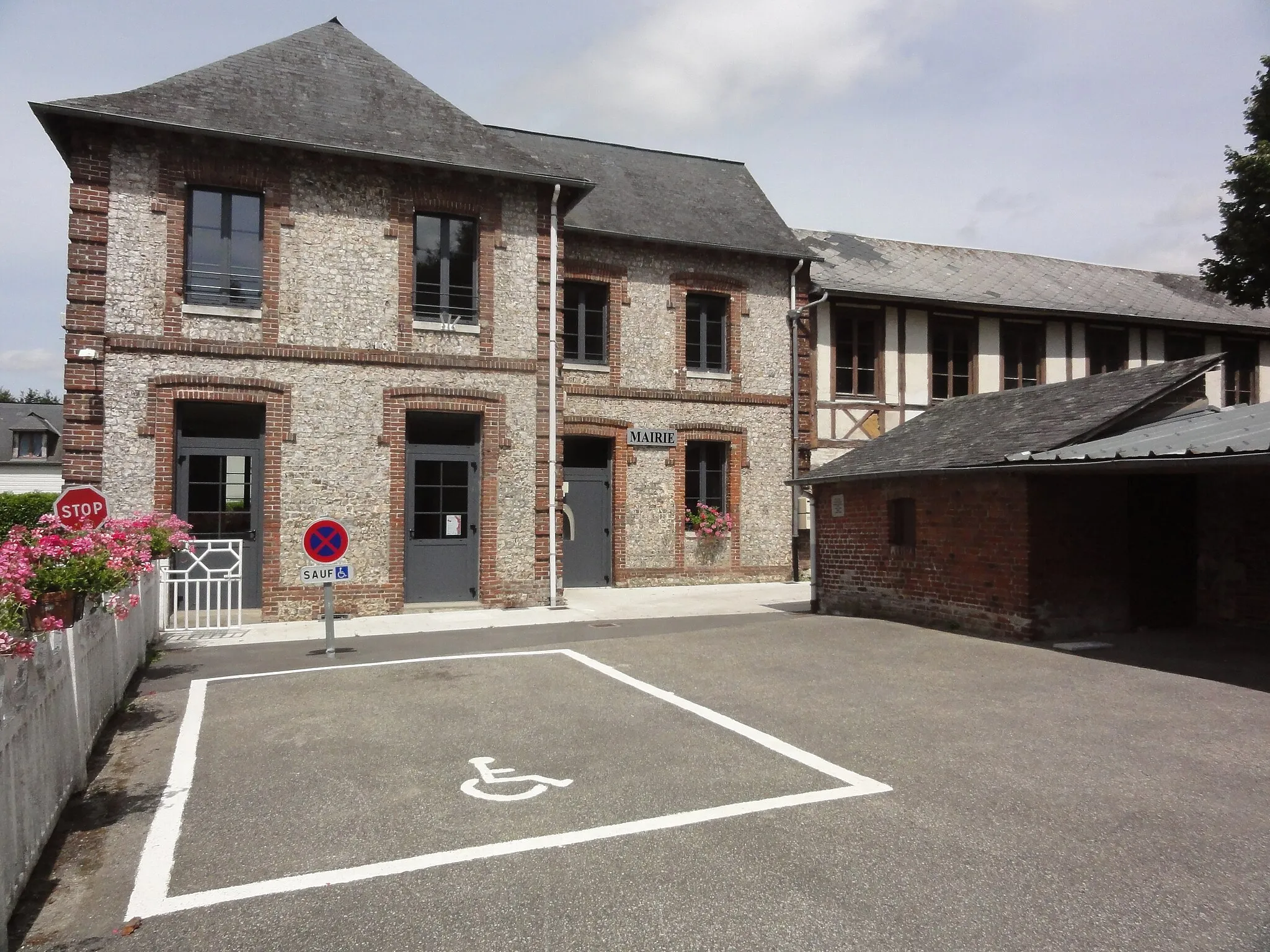 Photo showing: Baons-le-Comte (Seine-Mar.) mairie