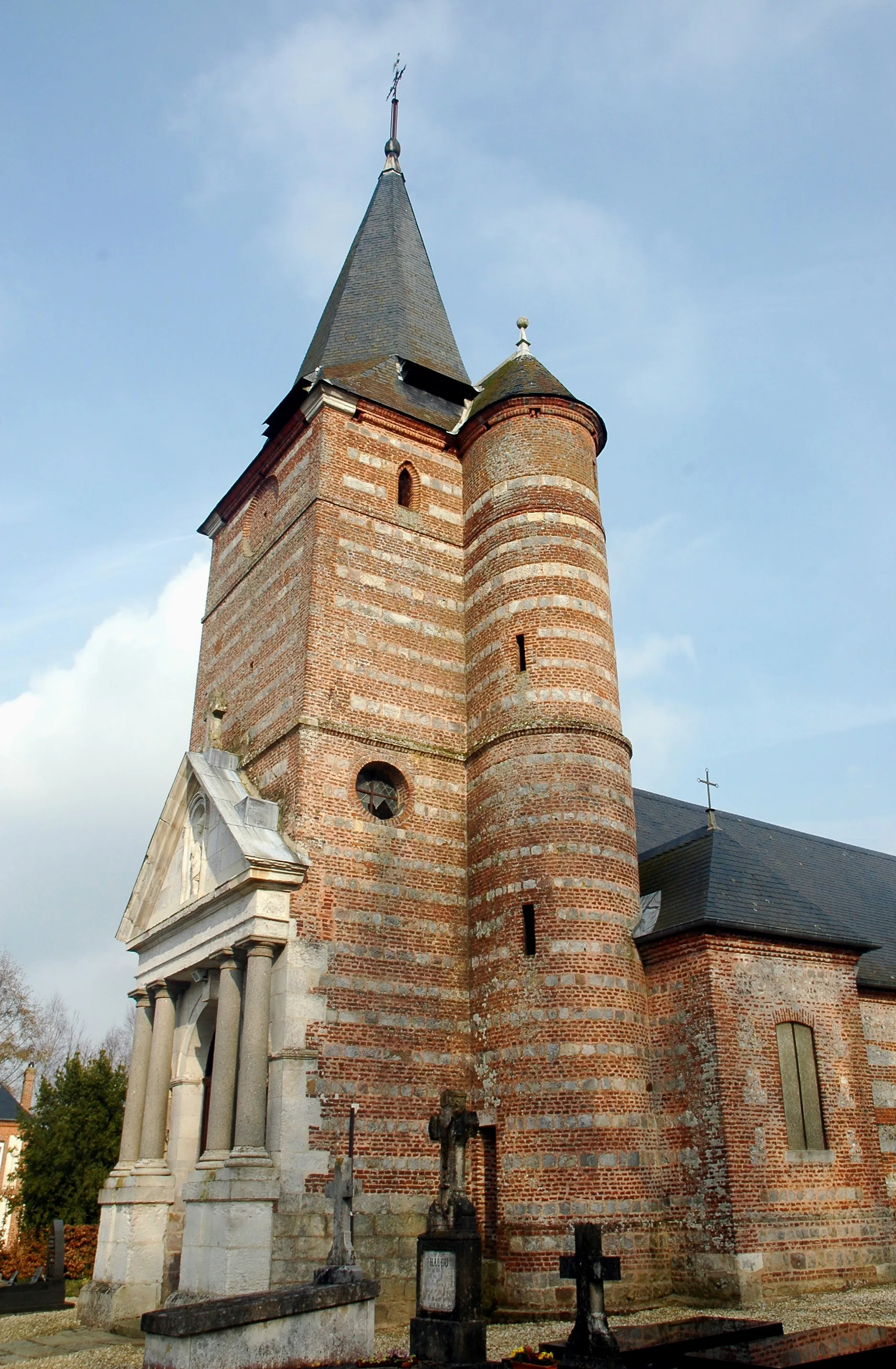 Photo showing: Veauville-lès-Quelles (Seine-Maritime, France).

L'église Saint-Aignan.