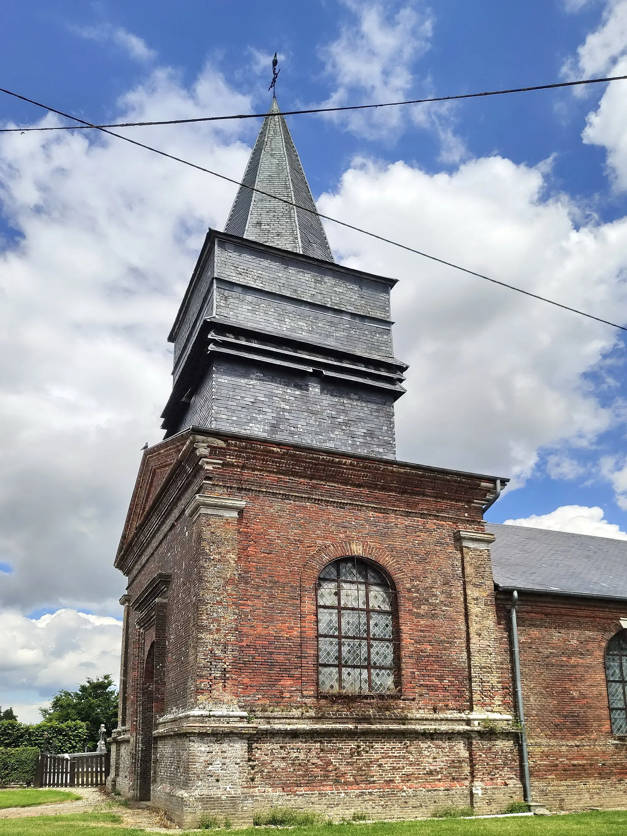 Photo showing: Illois  - église Saint-Aubin
