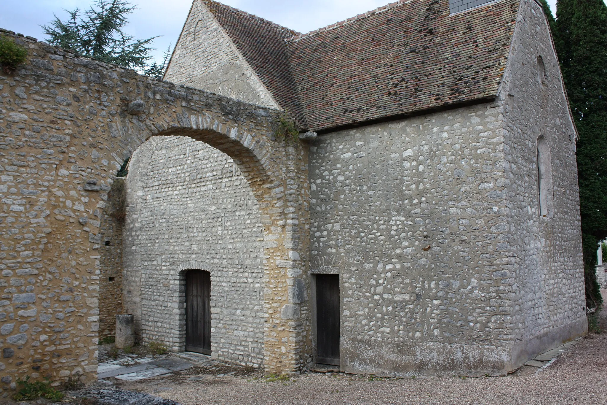 Photo showing: Chanu - Eglise Saint-Pierre