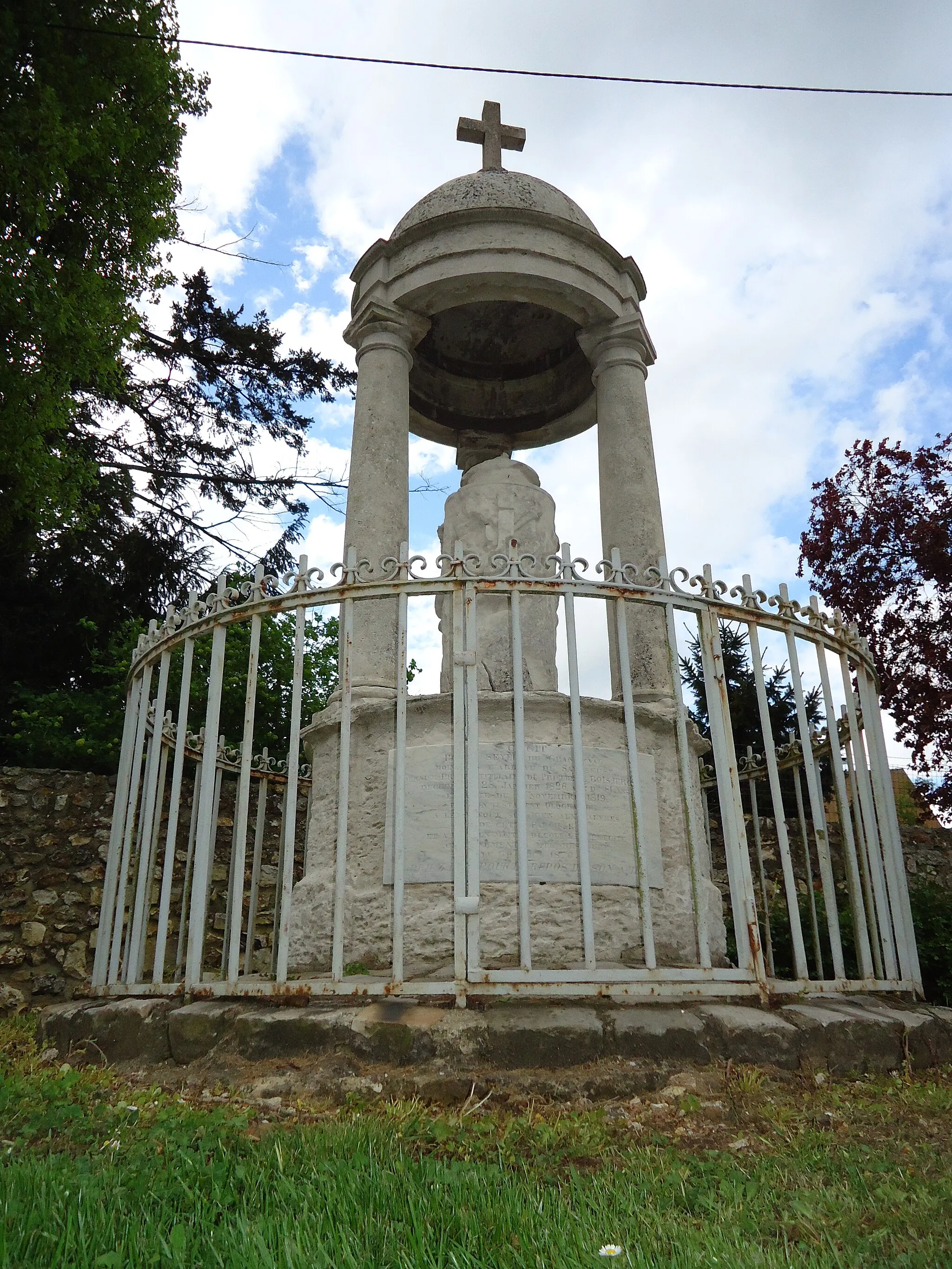 Photo showing: Monument funéraire de Pierre Seyer - Bois-Jérome-Saint-Ouen - Eure (27)