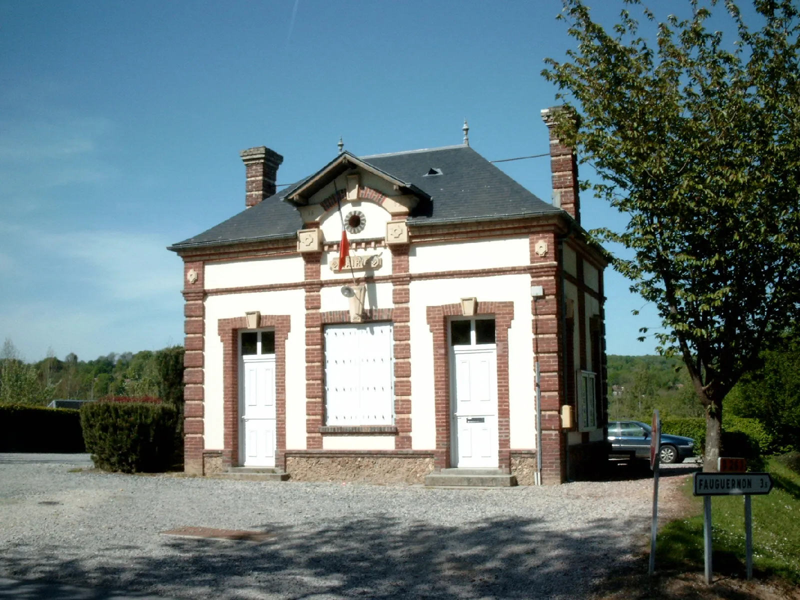 Photo showing: La mairie de Rocques, Calvados, France