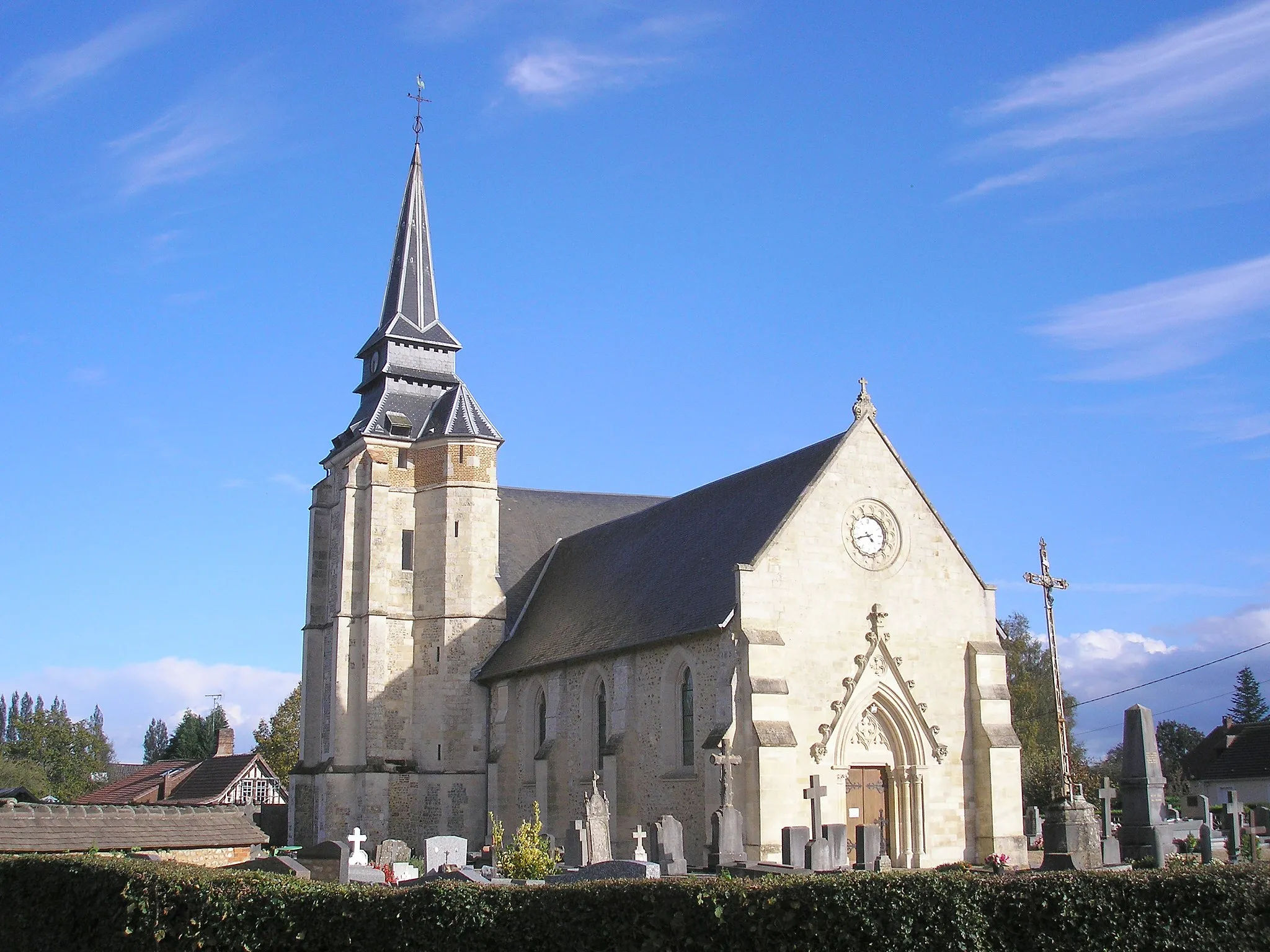 Photo showing: Saint-Philbert-des-Champs (Normandie, France). L'église Saint-Philibert.