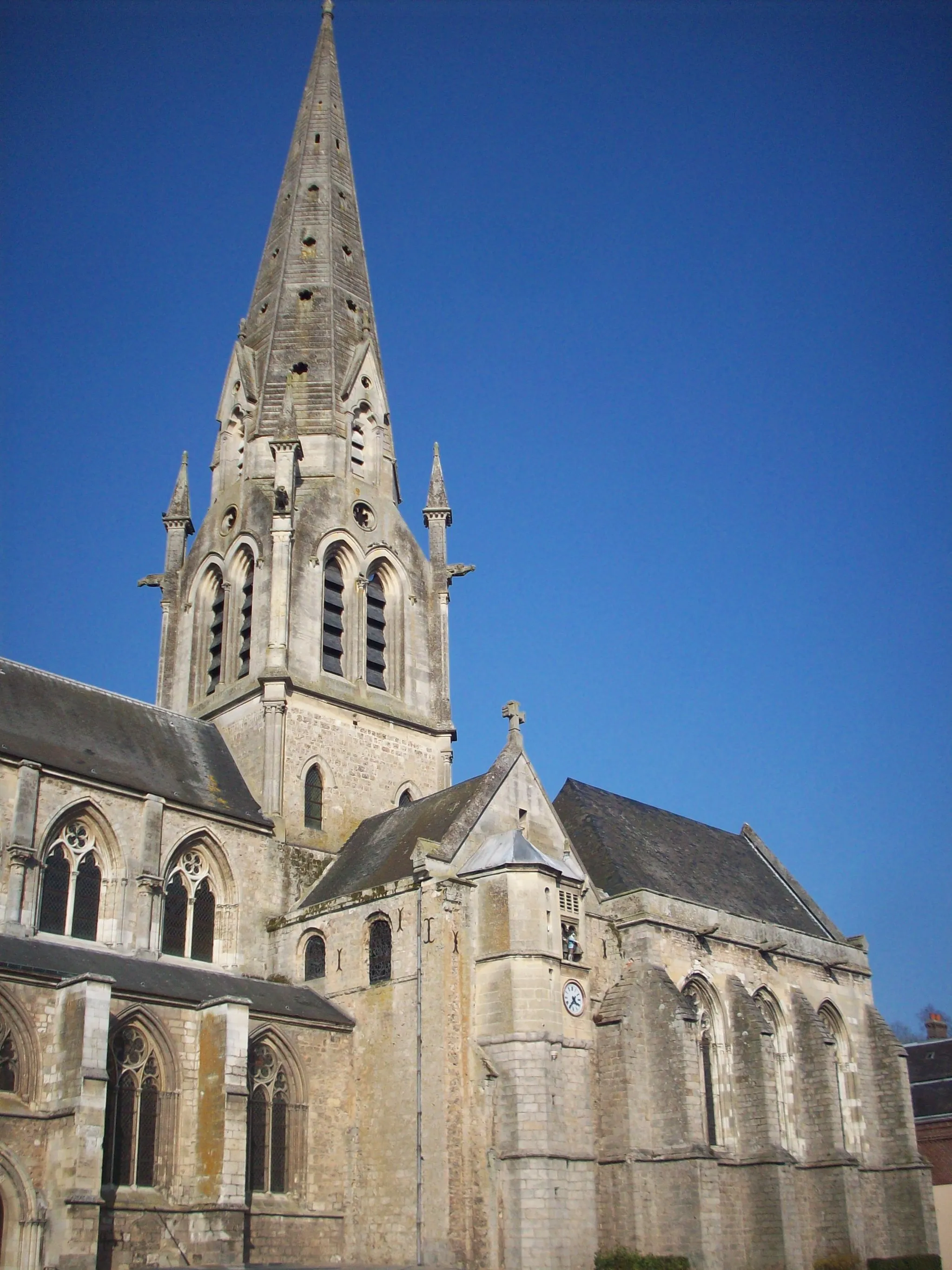 Photo showing: Transept et chevet de la collégiale.