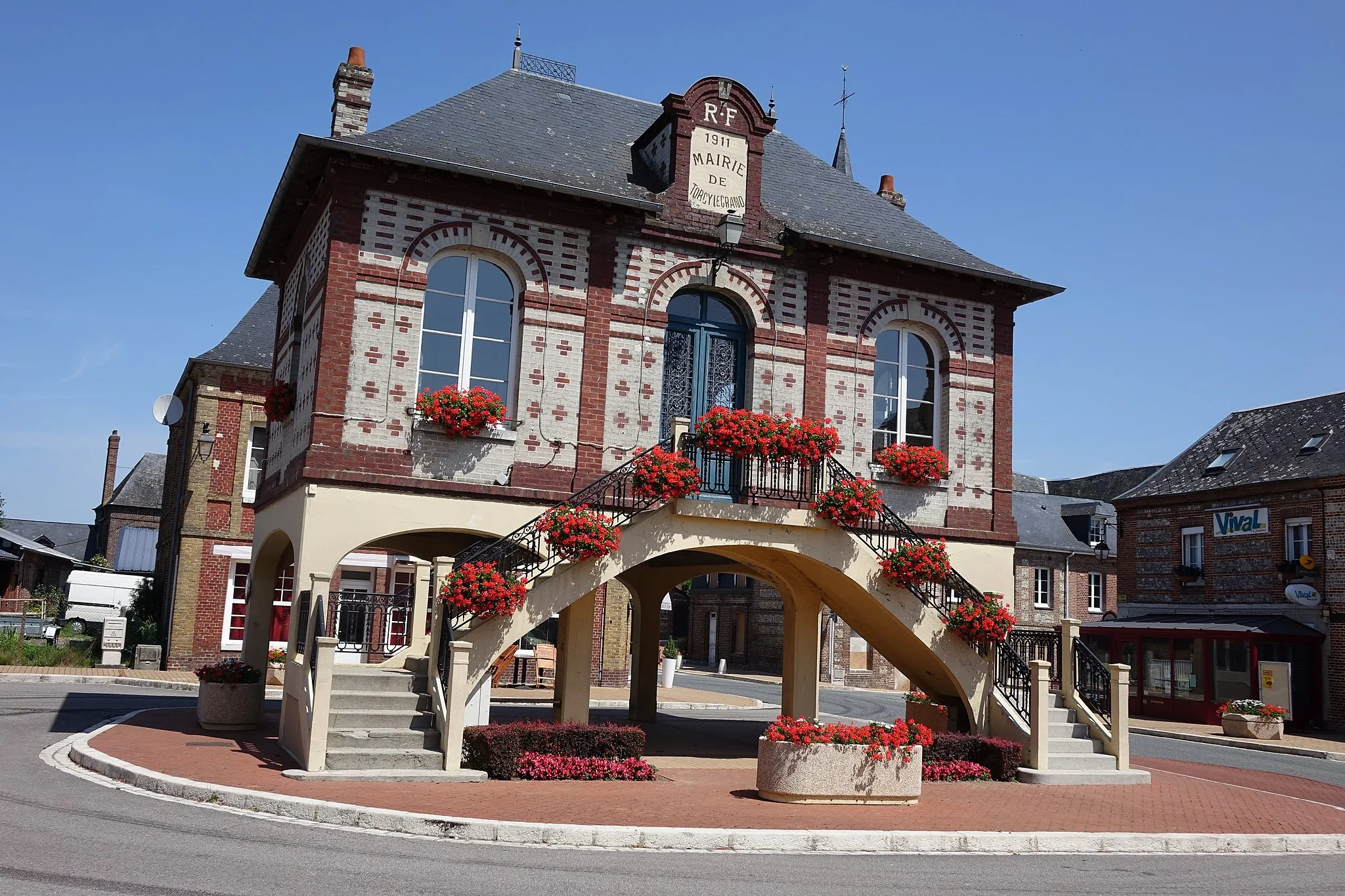 Photo showing: Mairie de Torcy-le-Grand, Seine-Maritime, France