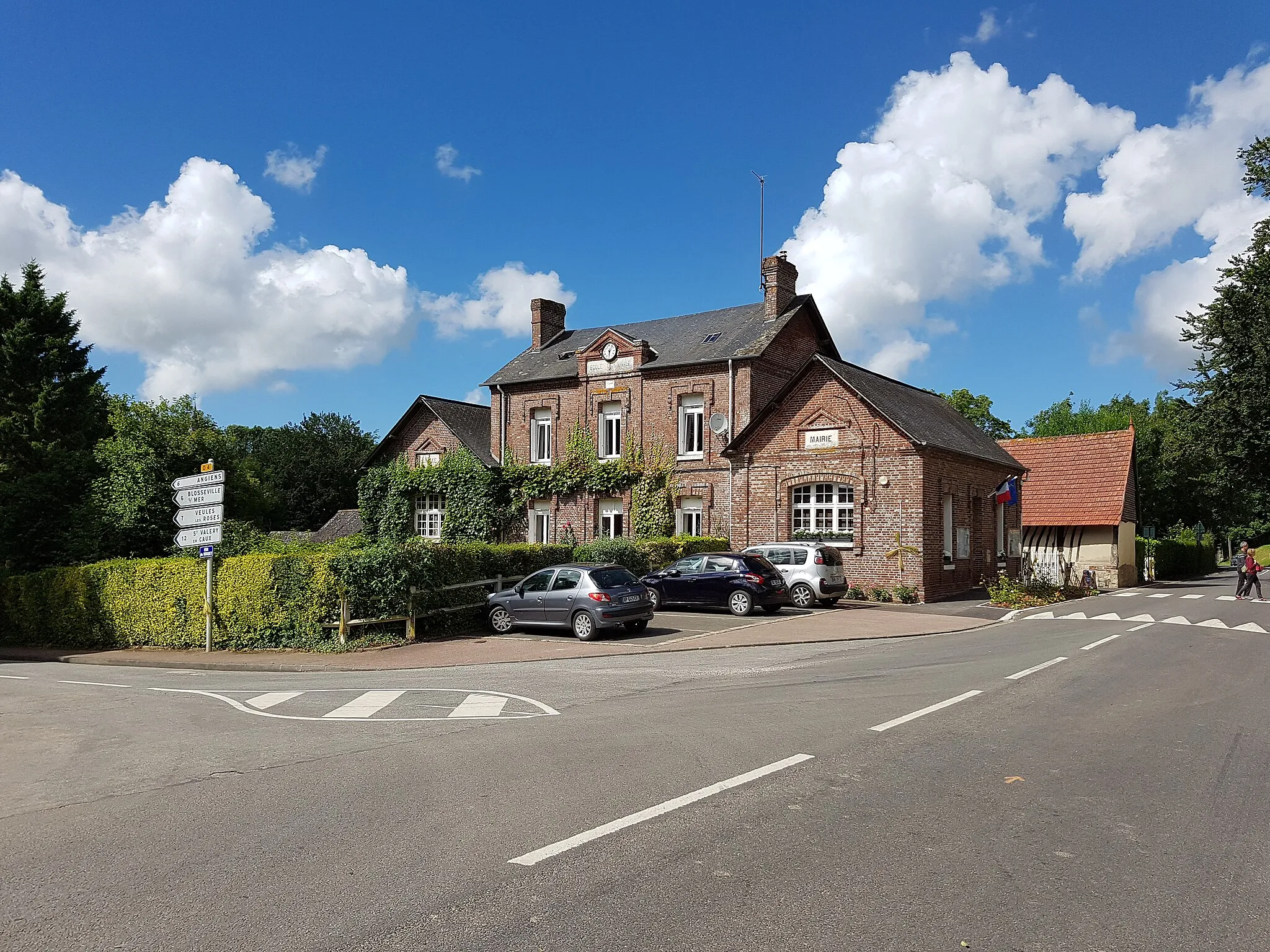 Photo showing: Mairie-école de La Gaillarde.