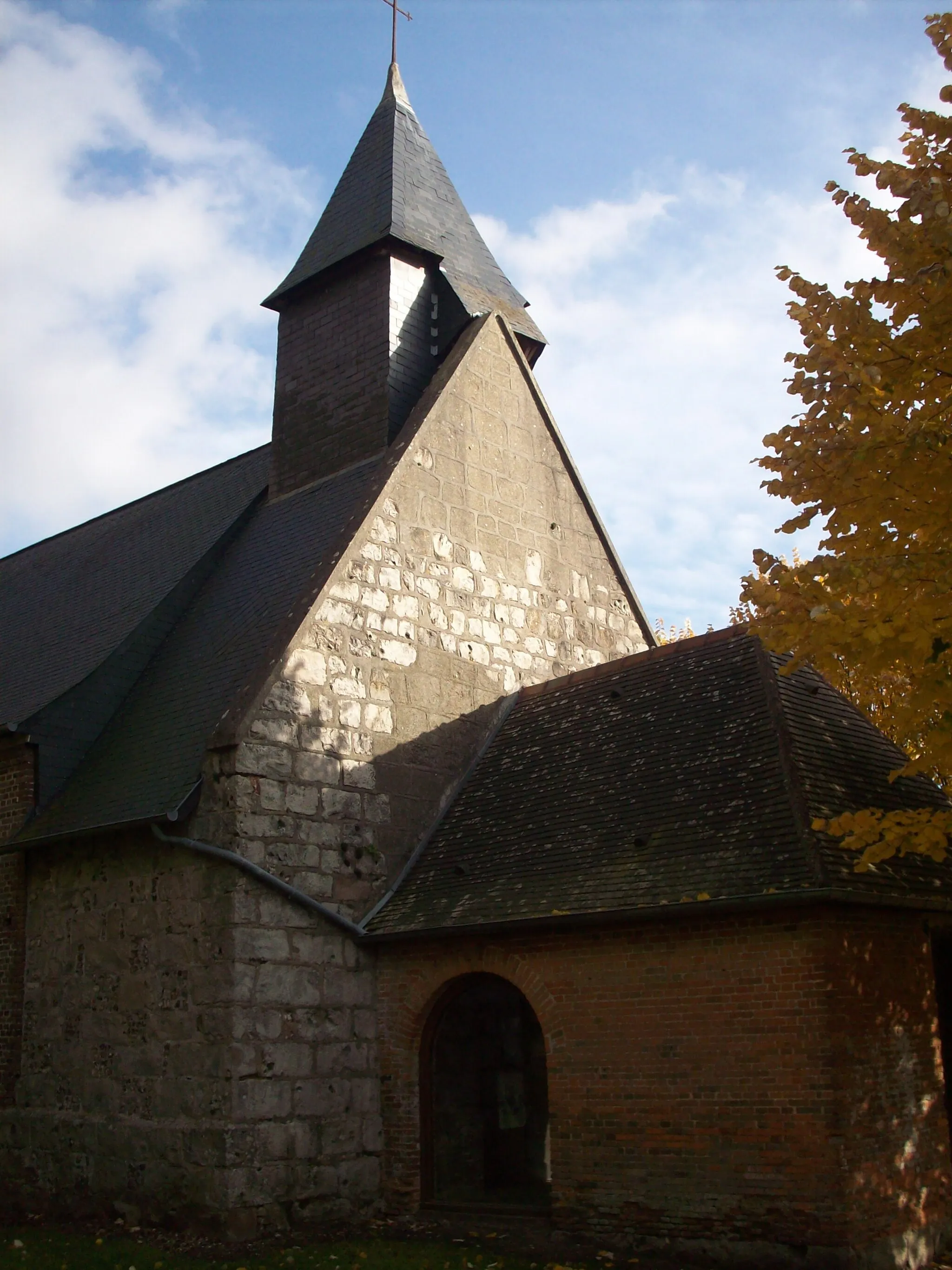 Photo showing: Église Saint-Mathurin des Hogues.