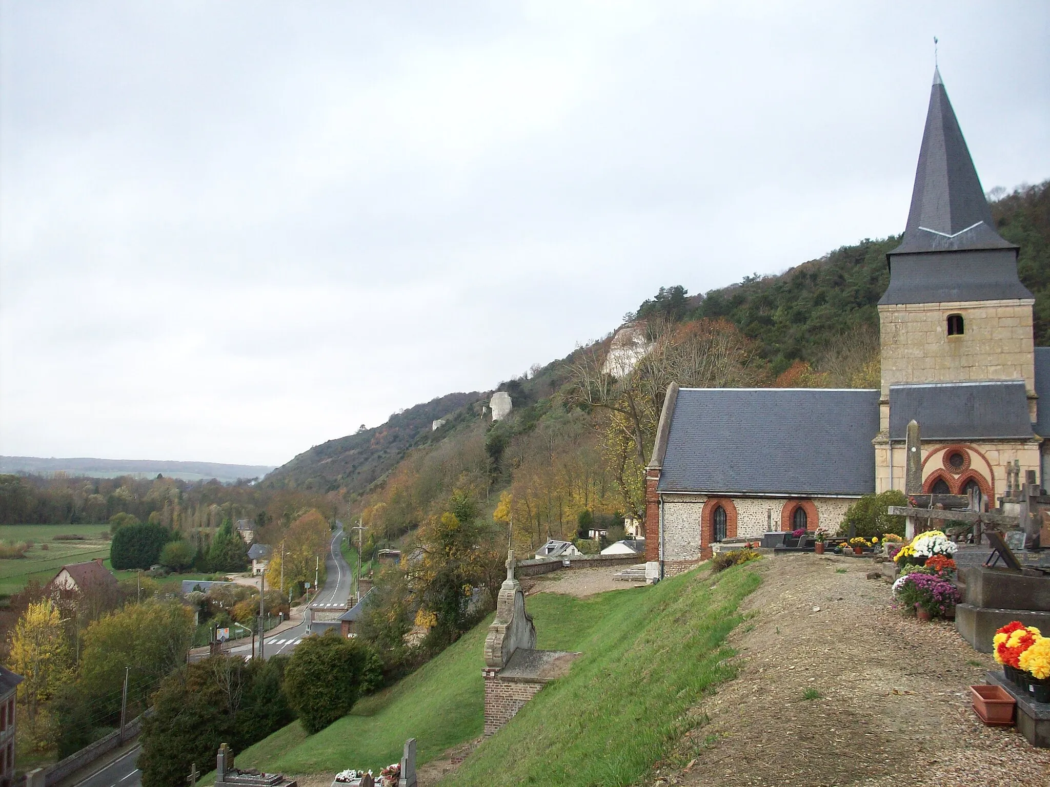 Photo showing: Côte des Deux-Amants depuis le cimetière de l'église d'Amfreville-sous-les-Monts.
