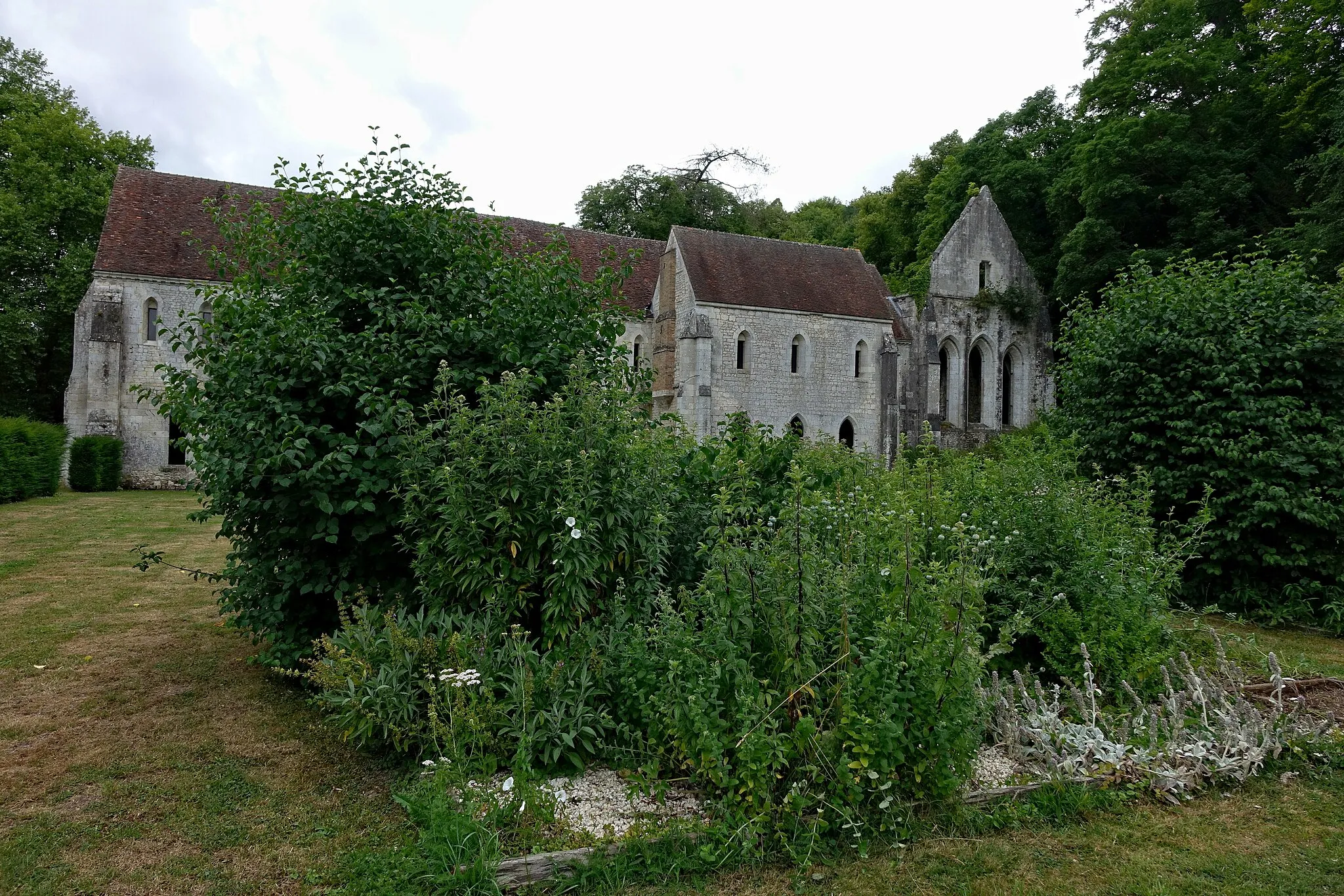 Photo showing: Abbaye Notre-Dame de Fontaine-Guérard, Eure, France