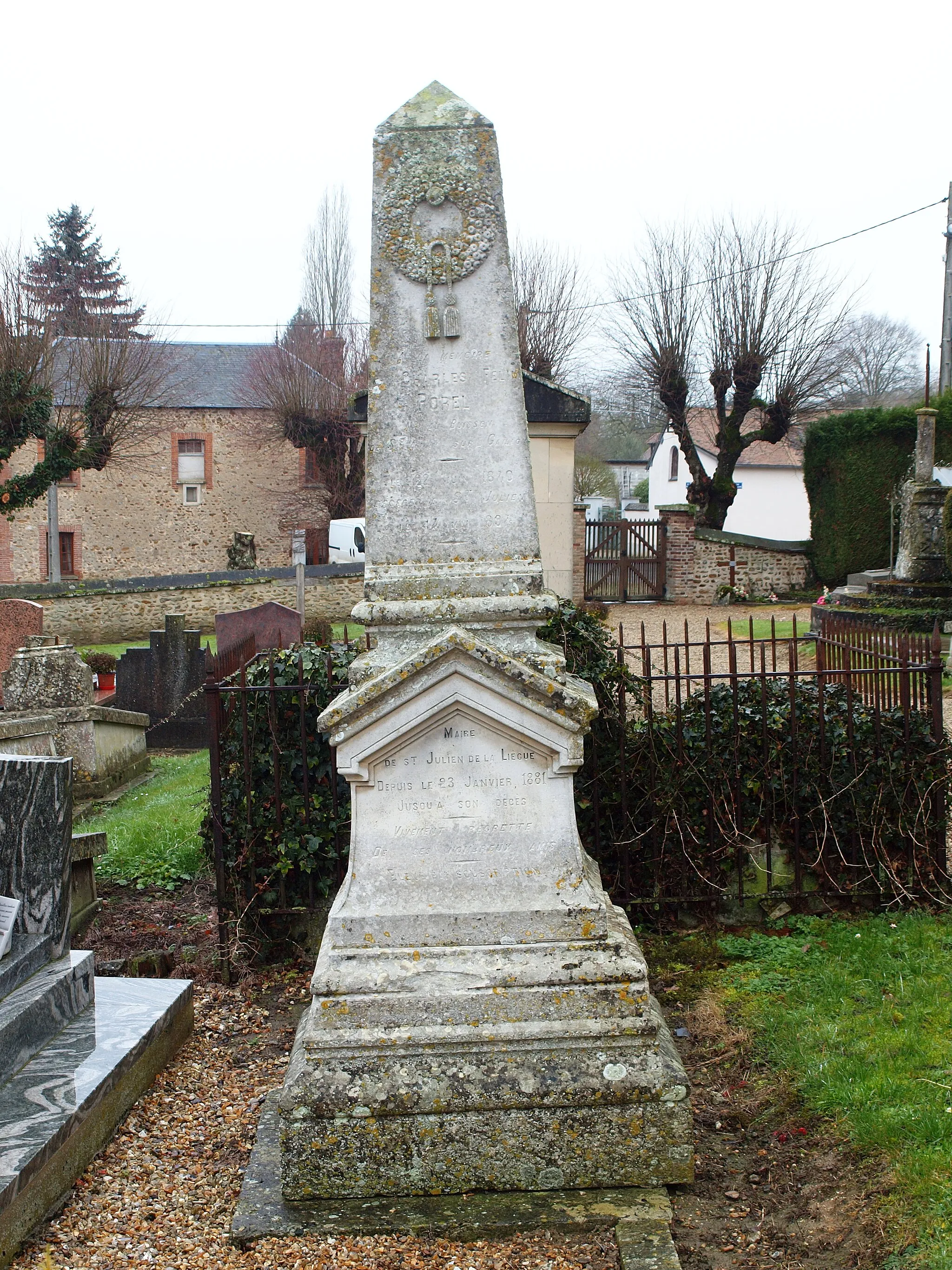 Photo showing: Saint-Julien-de-la-Liègue (Eure, France)