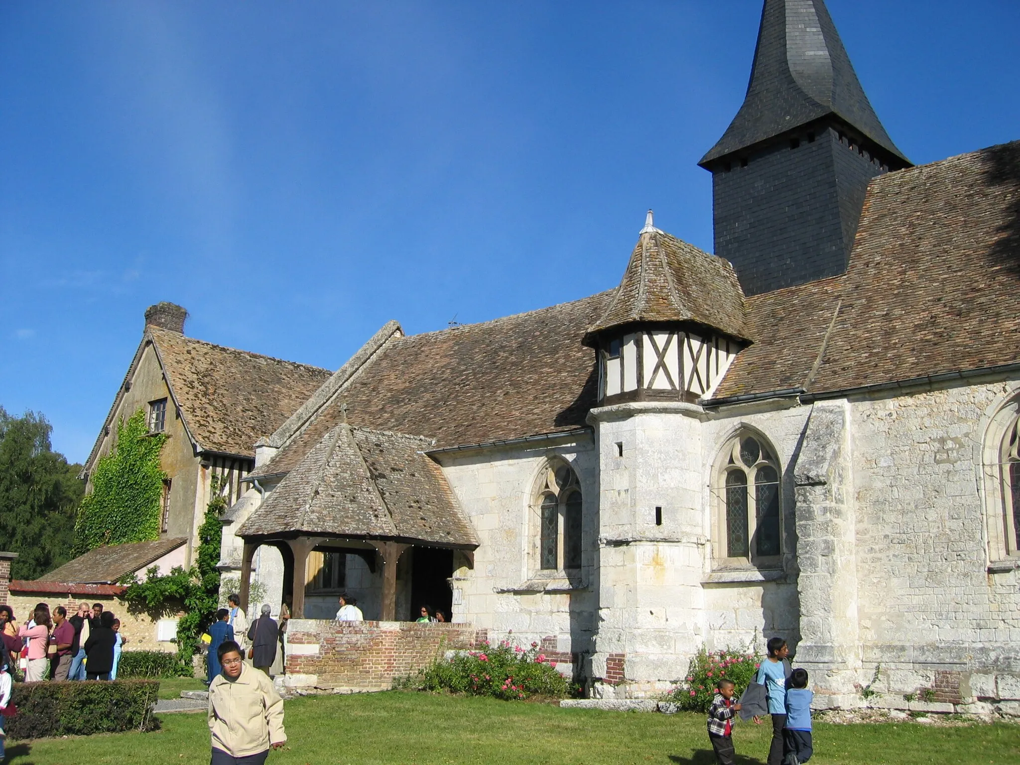 Photo showing: Pélerinage Père Laval 2004 à Pinterville.