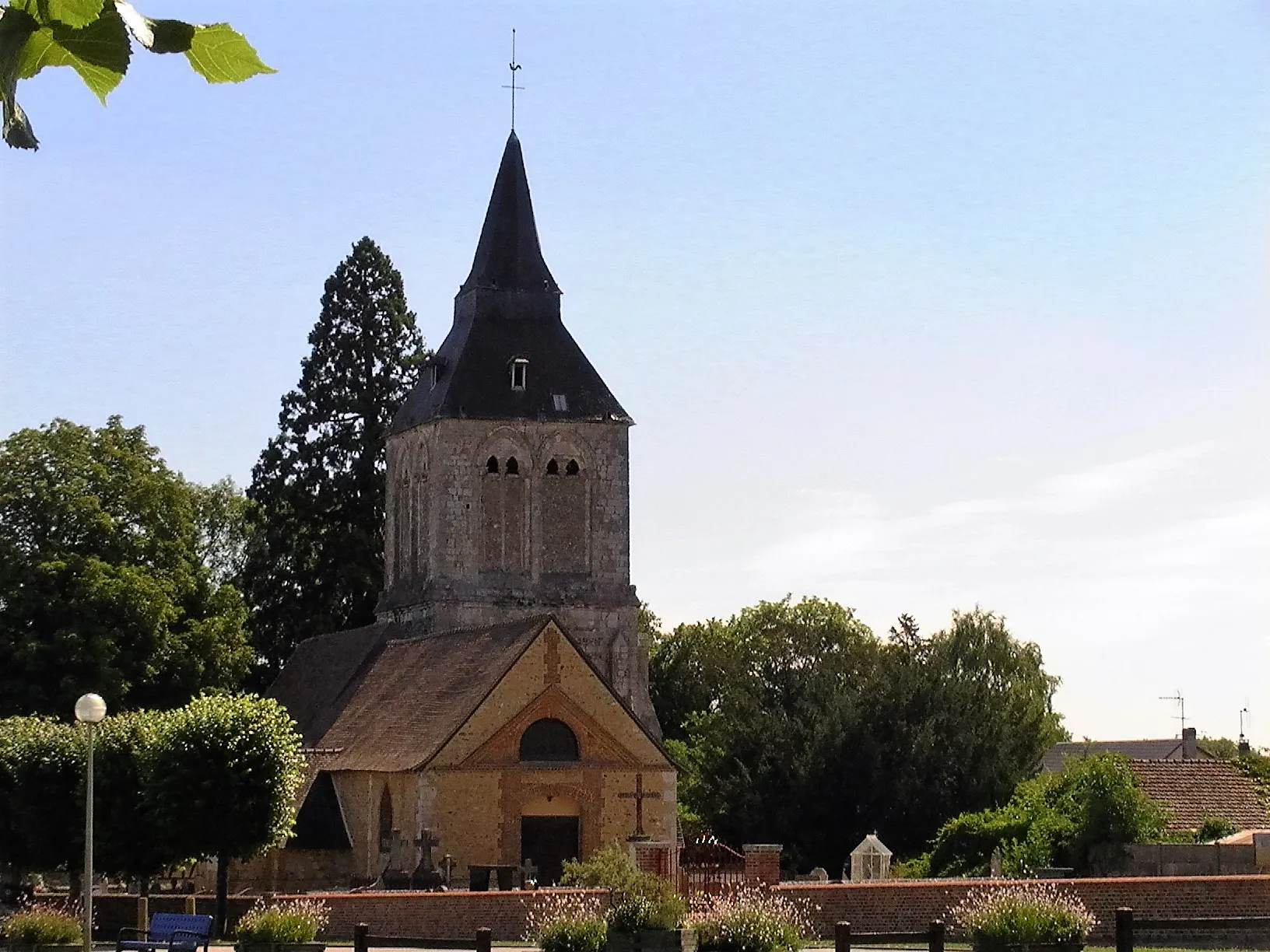 Photo showing: L'église Saint-Valérien.