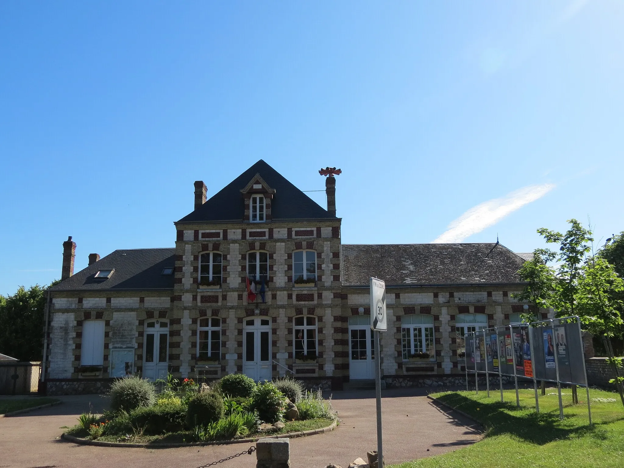 Photo showing: Mairie d'Andé