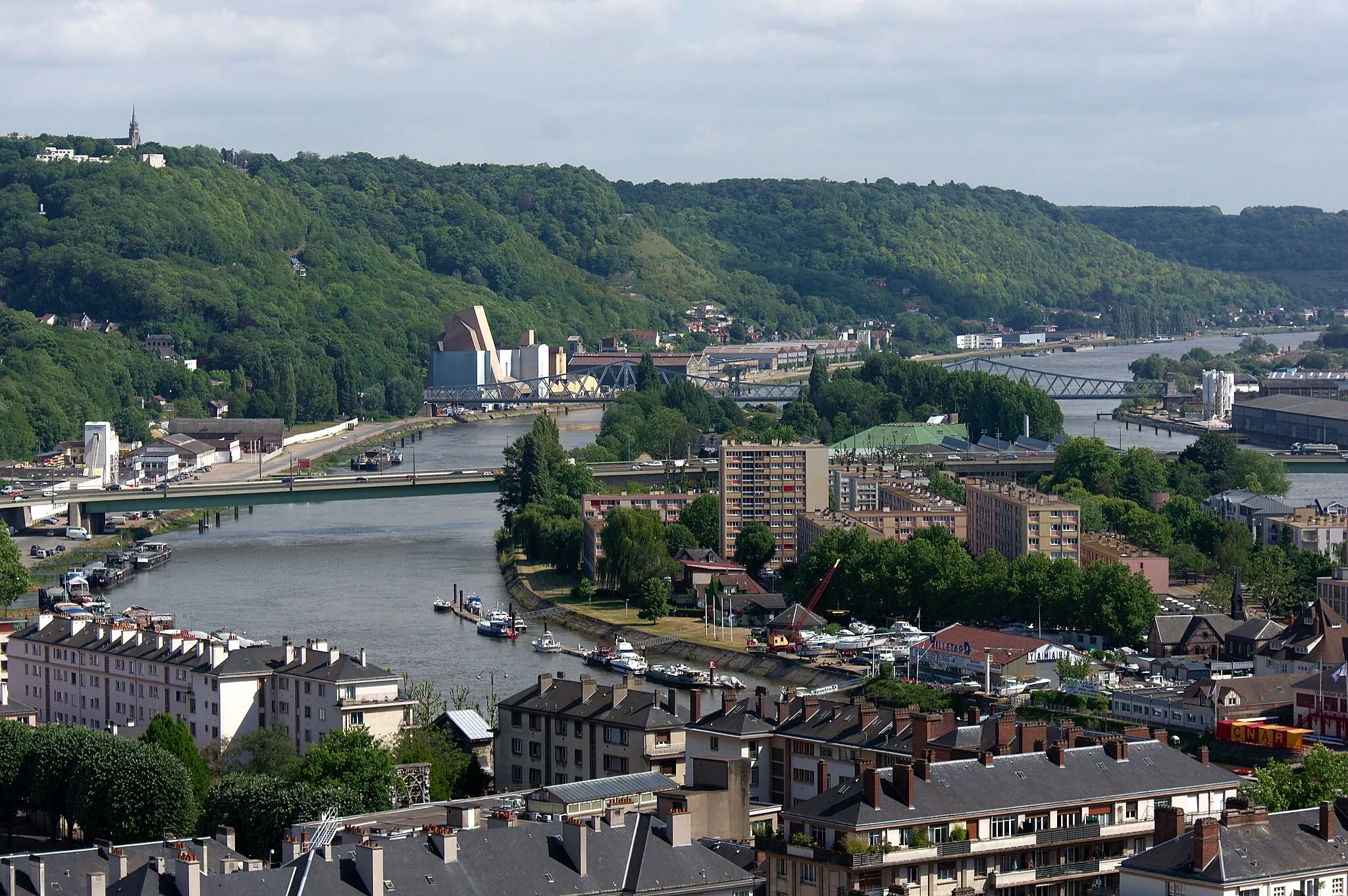 Photo showing: île Lacroix vue de la cathédrale Notre-Dame de Rouen.