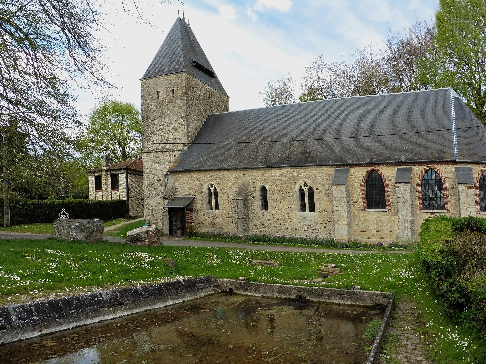 Photo showing: L'église Saint Samson - son ancien lavoir Saint-Samson-la-Poterie à Oise, France.