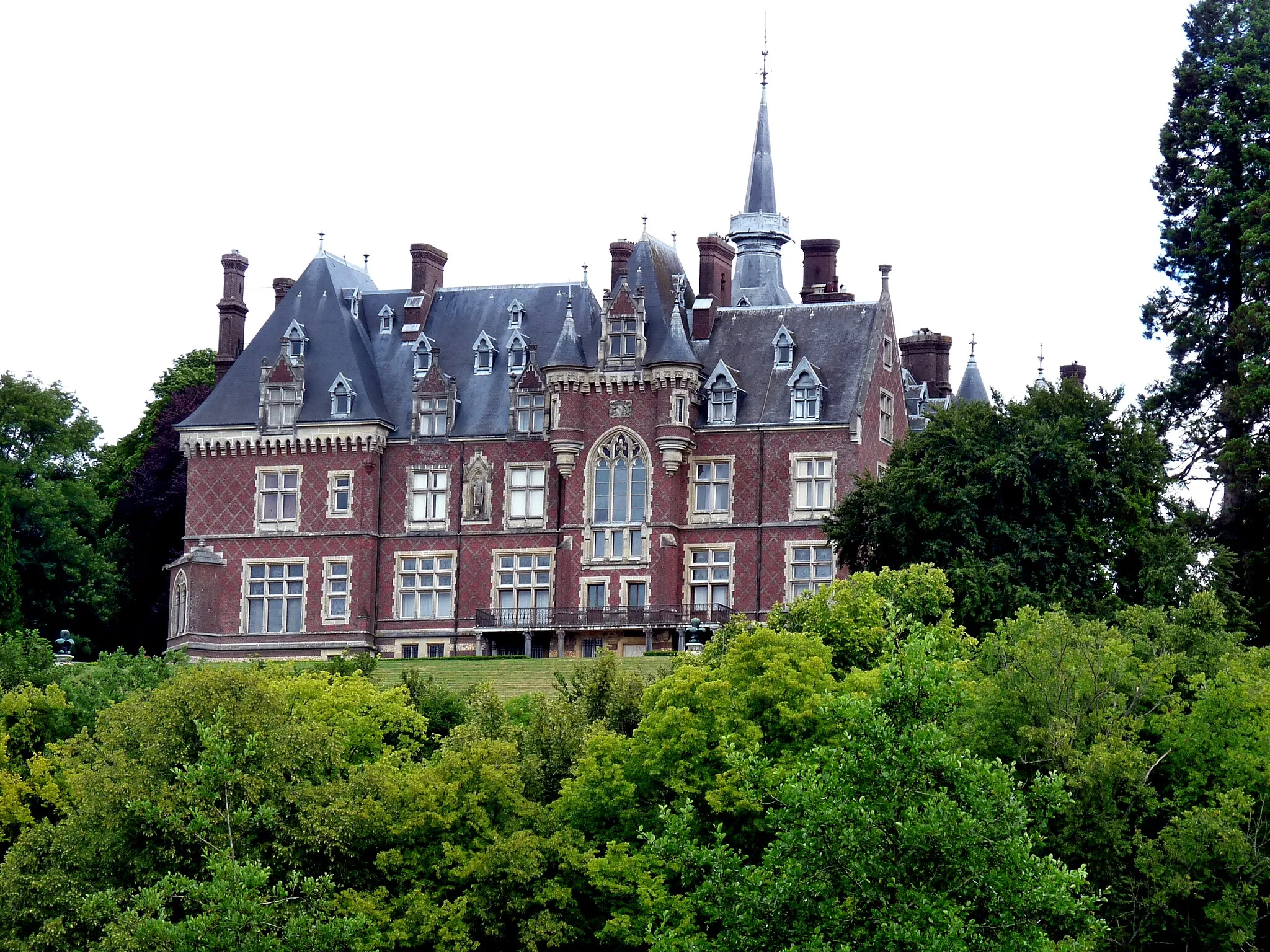 Photo showing: This building is classé au titre des monuments historiques de la France. It is indexed in the base Mérimée, a database of architectural heritage maintained by the French Ministry of Culture, under the reference PA00100670 .