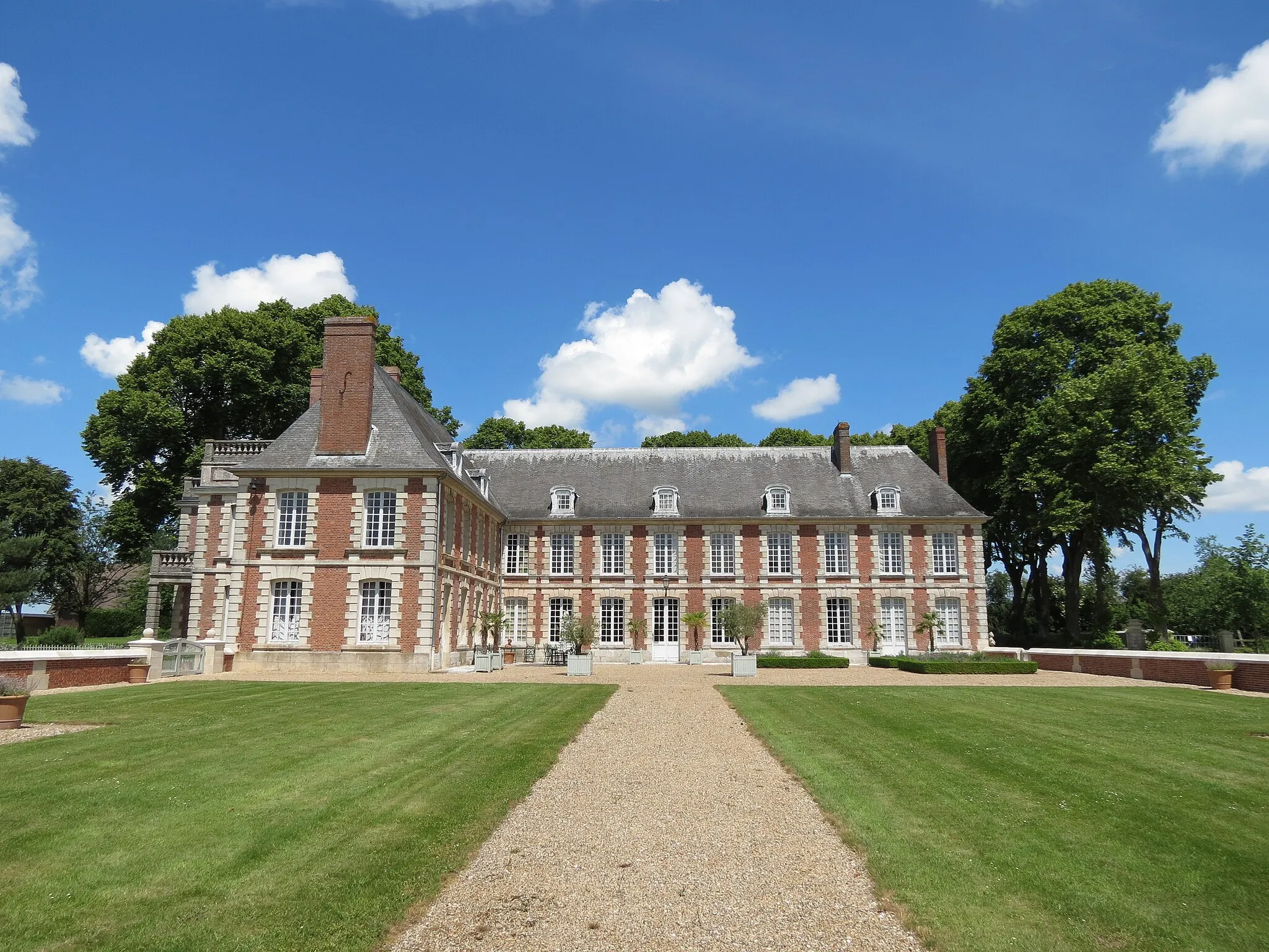 Photo showing: Château du Troncq.