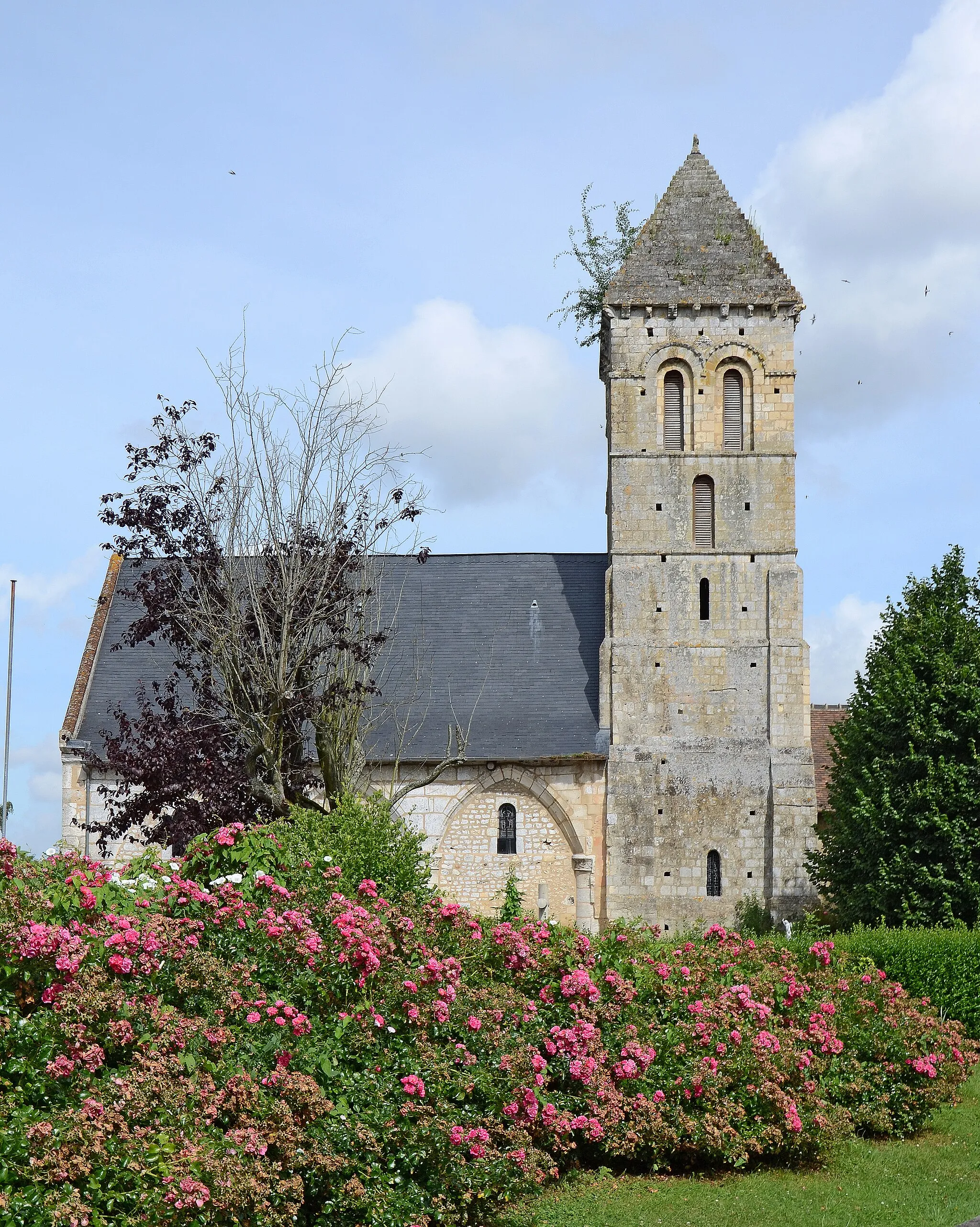 Photo showing: This building is classé au titre des monuments historiques de la France. It is indexed in the base Mérimée, a database of architectural heritage maintained by the French Ministry of Culture, under the reference PA00099296 .