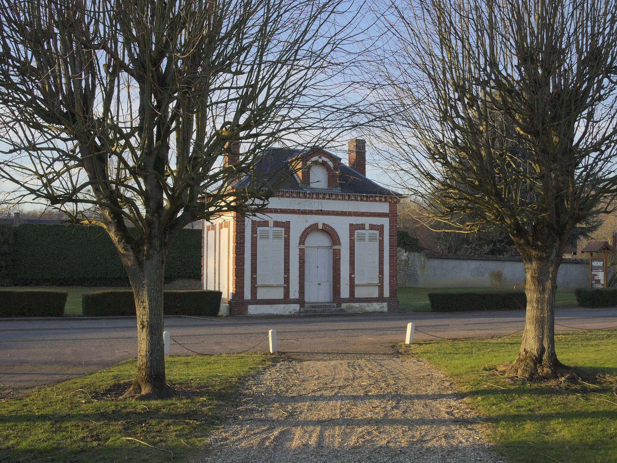 Photo showing: ancienne mairie d'Aulnay sur Iton, vue vers le Nord Ouest