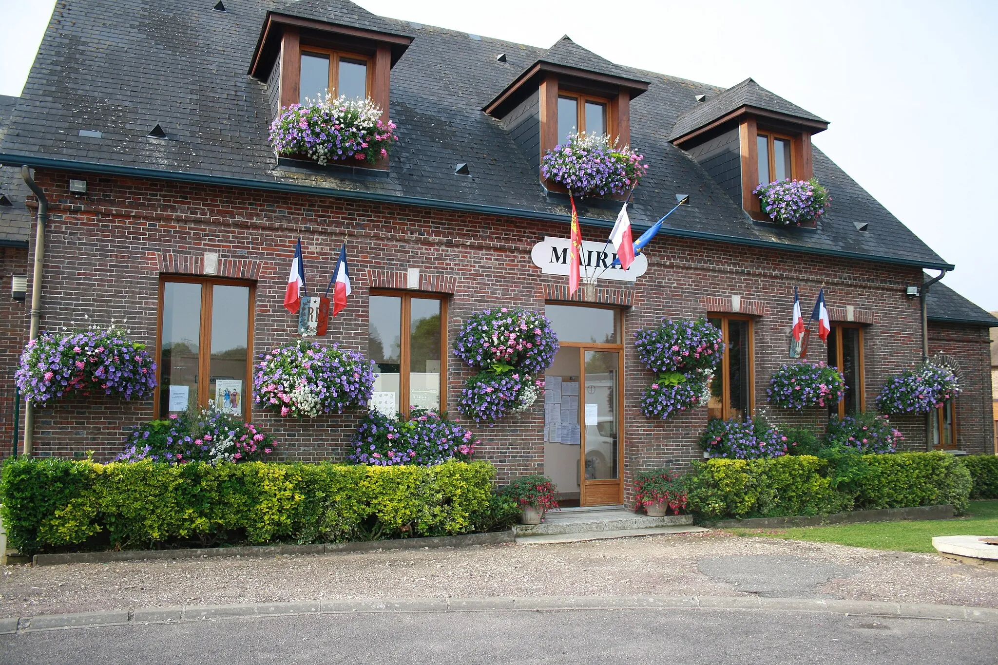 Photo showing: Mairie de la commune de Cierrey en Normandie