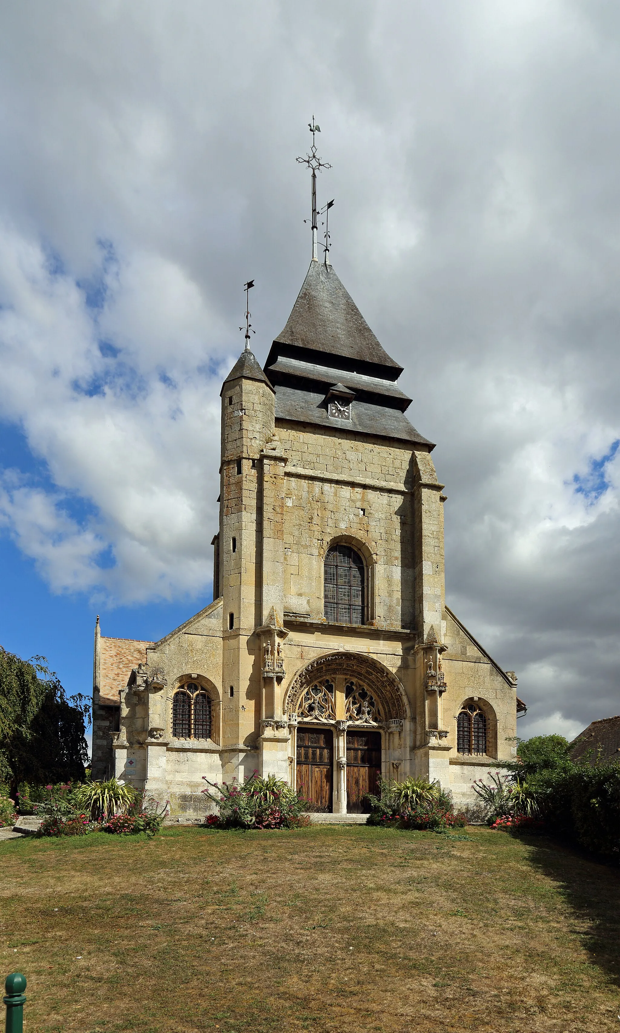 Photo showing: This building is indexed in the base Mérimée, a database of architectural heritage maintained by the French Ministry of Culture, under the reference PA00099482 .