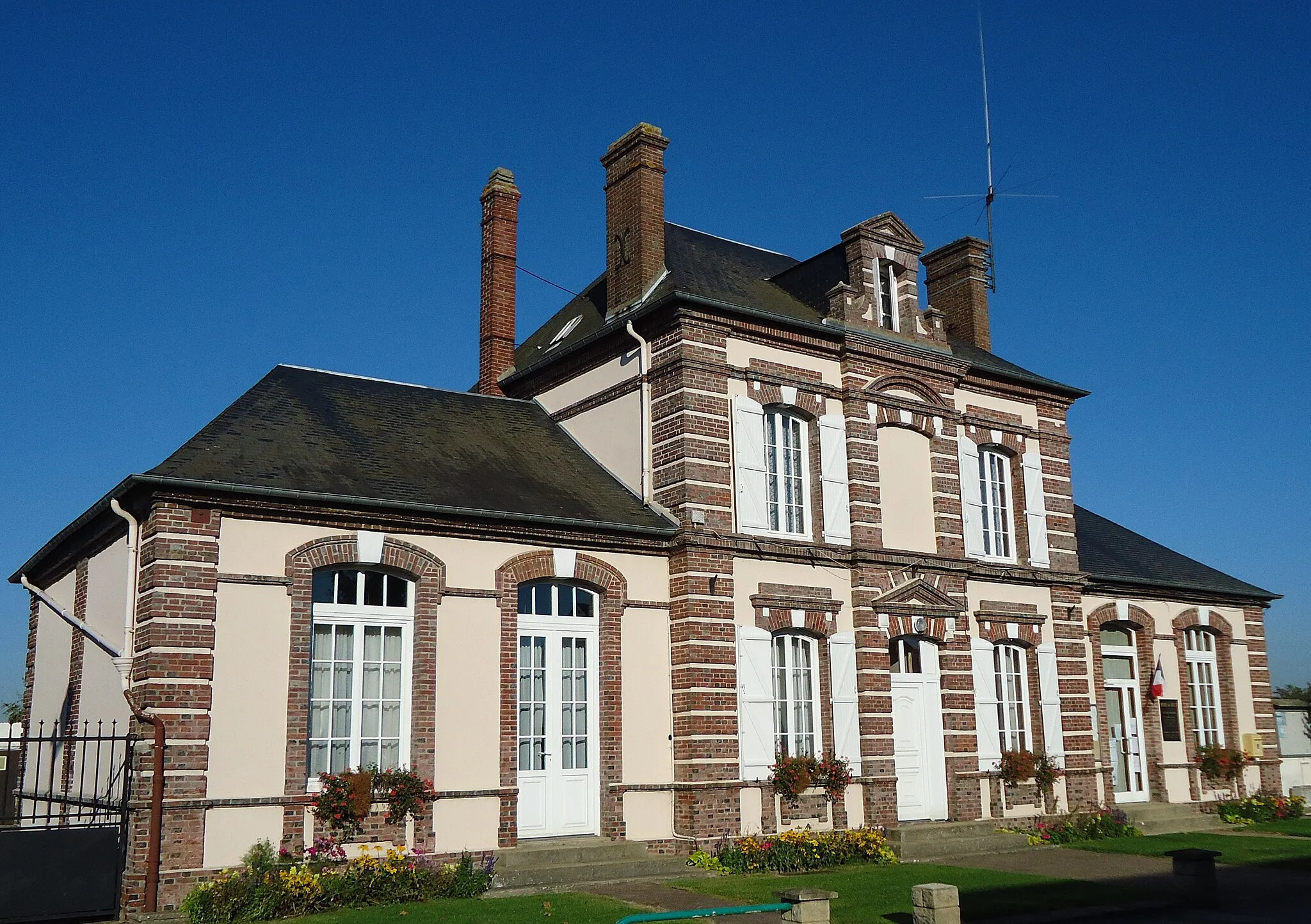 Photo showing: Mairie de Huest - Rue de Vernon