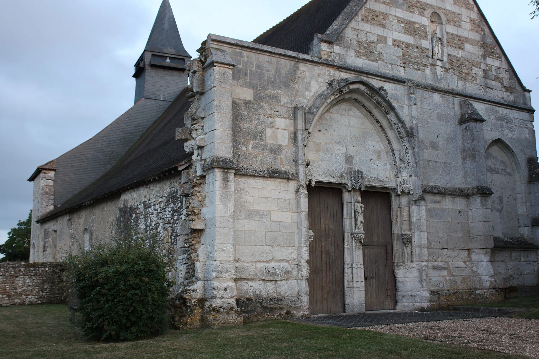 Photo showing: Jouy-sur-Eure - Eglise Saint-Pierre