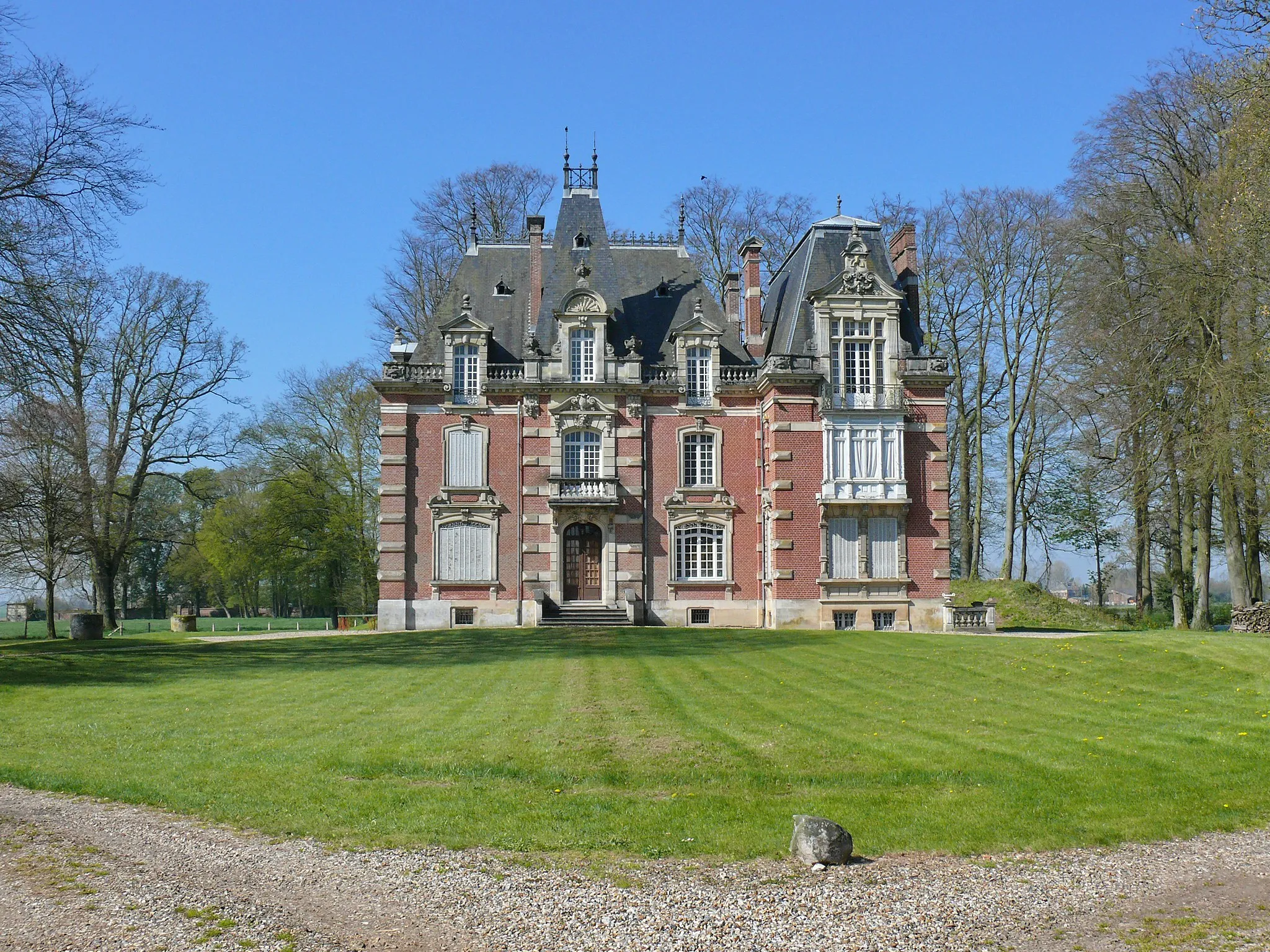 Photo showing: SARCUS : Le château(XIXe siècle) Il fut la résidence du  général Foch (du 7 avril au 1er juin 1918)