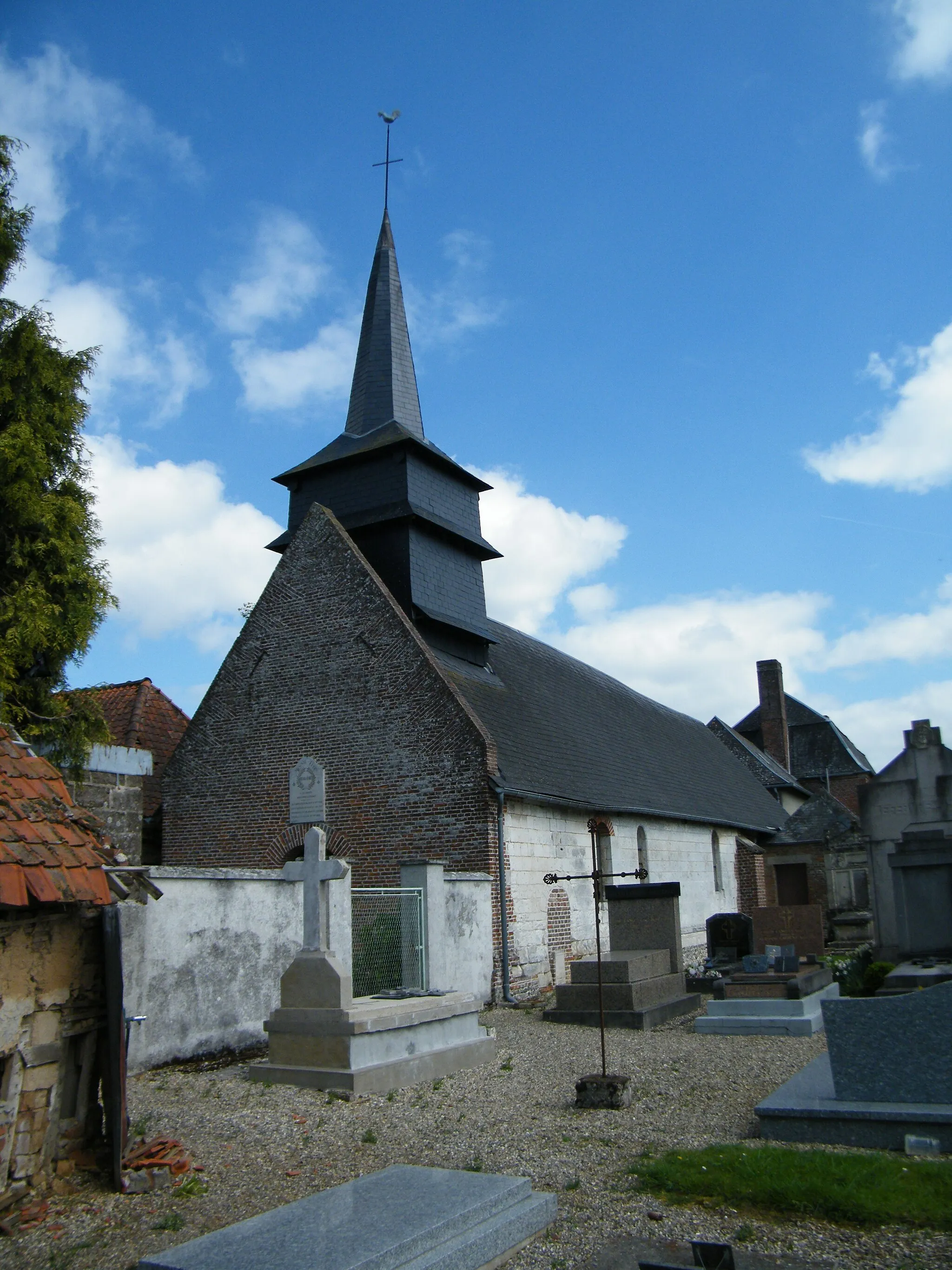 Photo showing: L'église de Mesnil-Heudin, commune de Bermesnil, Somme, France.