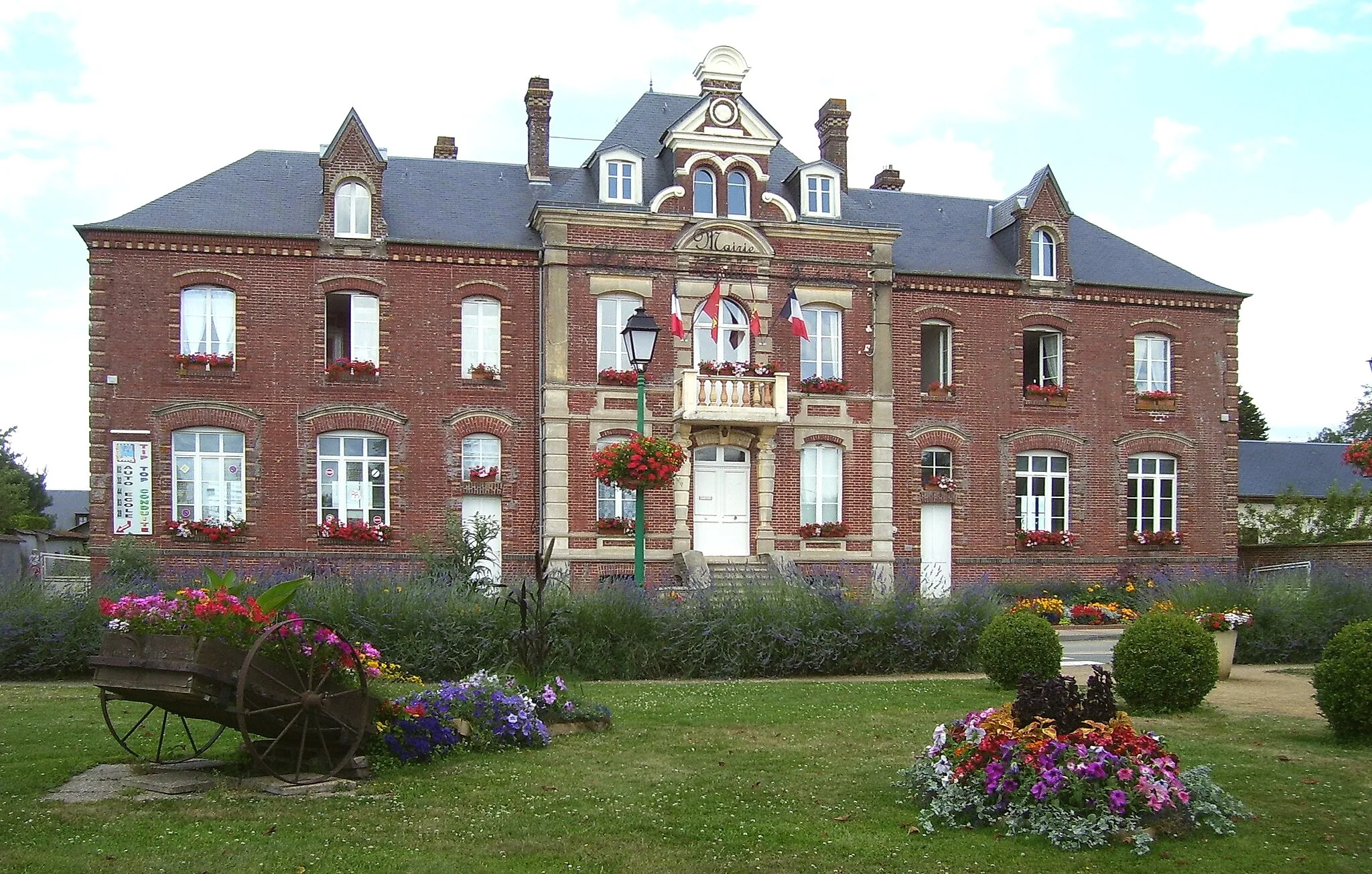 Photo showing: Town hall of La Neuville-du-Bosc, departement Eure, Normandie, France