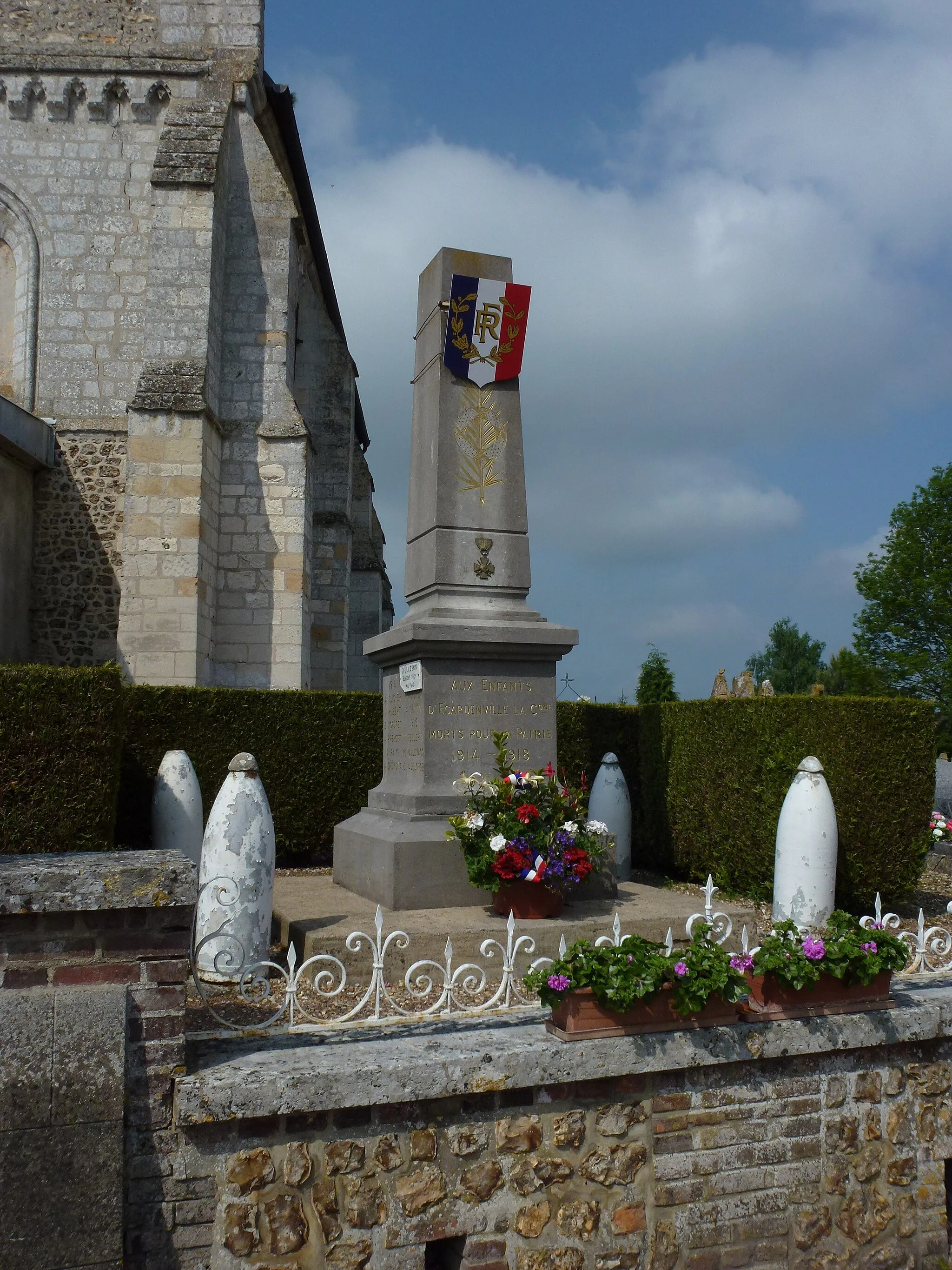 Photo showing: Écardenville-la-Campagne (Eure, Fr) monument aux morts